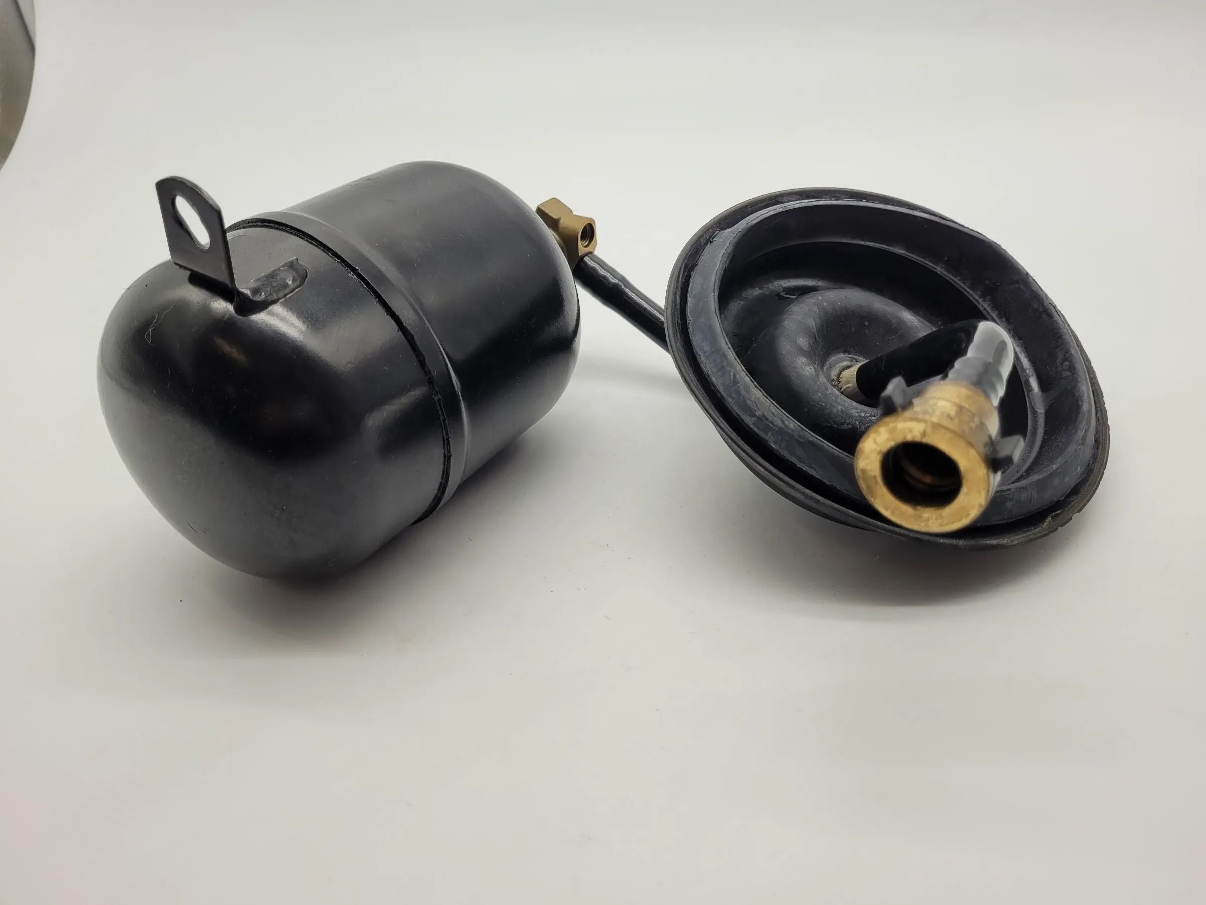 宝马X5 (E53) 原厂右侧带管路气罐 37.12-1096682