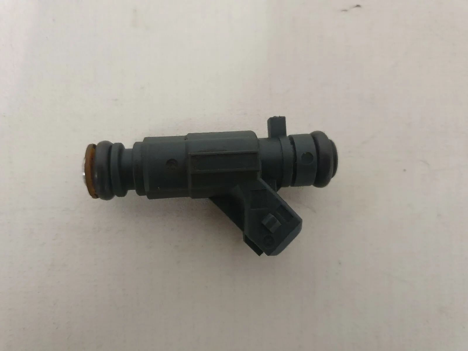 อะไหล่แท้หัวฉีดน้ำมันเชื้อเพลิงอินเจคเตอร์ OPEL Corsa C 1.2 55 kW 0280155965 BOSCH