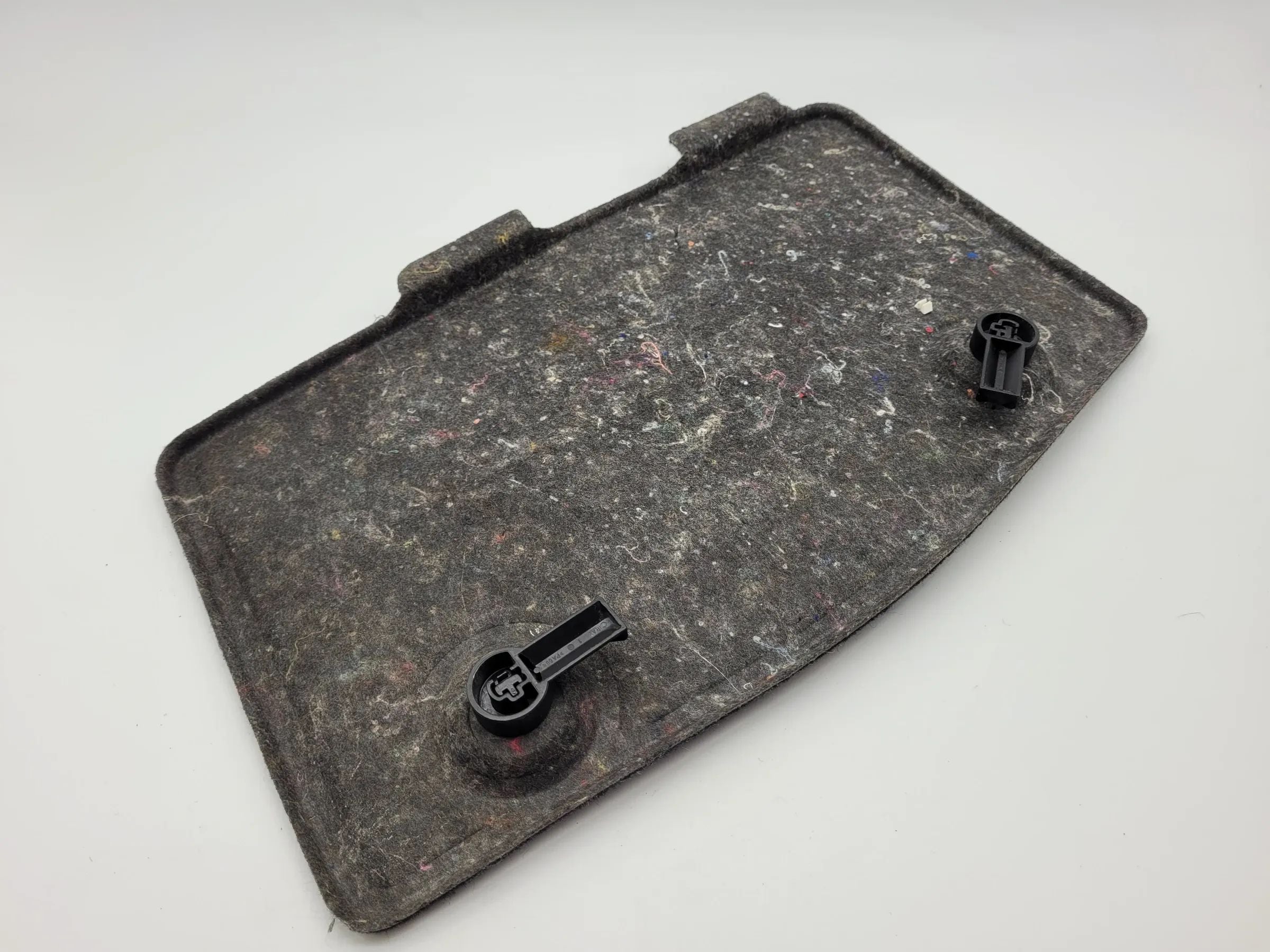 Original Mercedes C-Klasse (W203) Abdeckung Kofferaum Medikit A2036900041