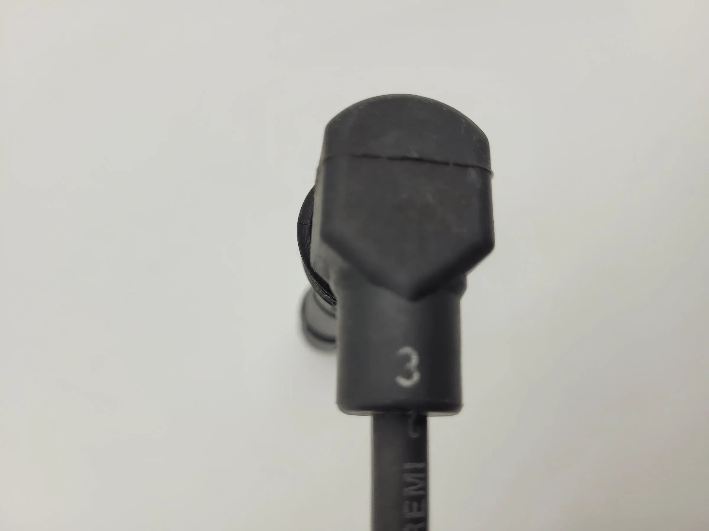 Original Audi A4/A6 VW Passat Zündkabel Zylinder 3 06A035255A / 13299/5