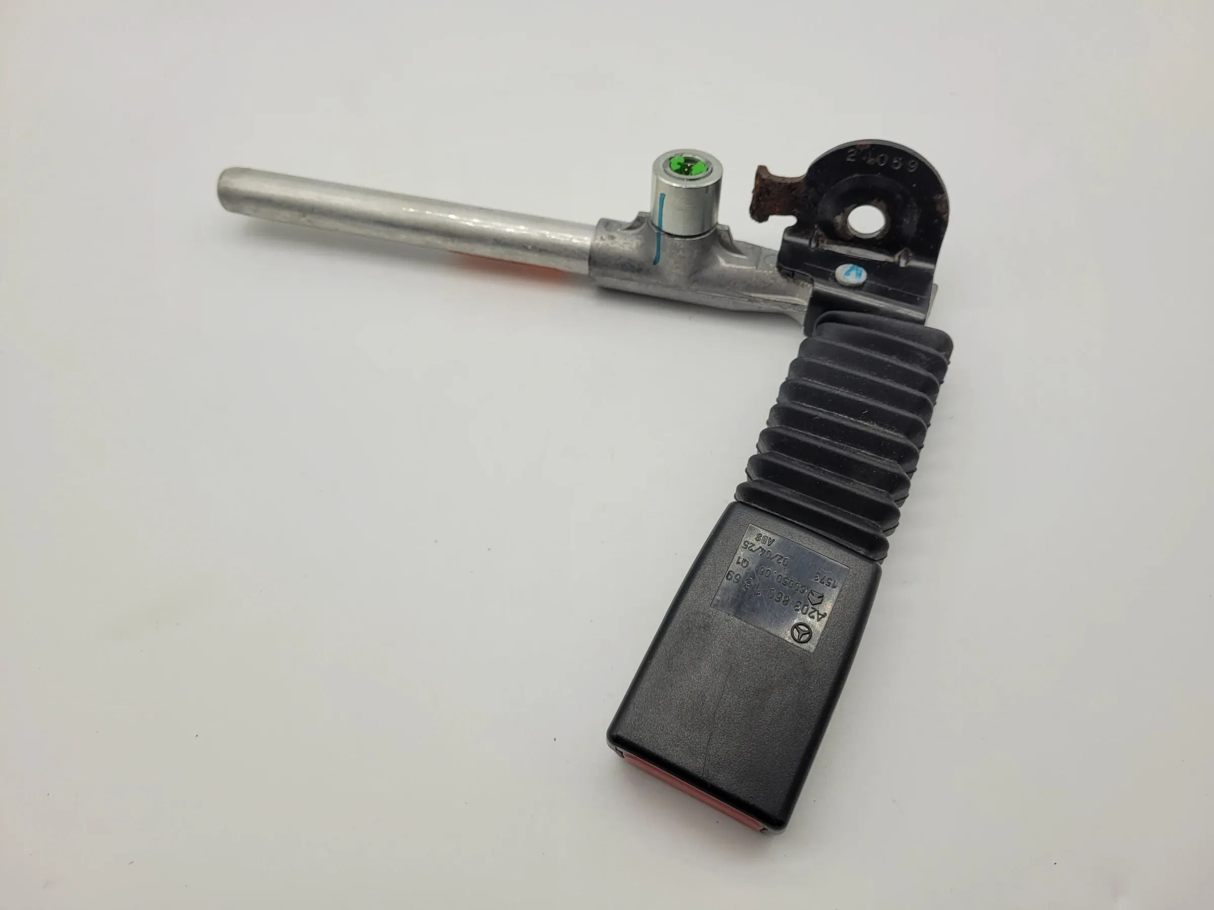 Original Mercedes-Benz C-Klasse Sicherheitsgurt / Gurtschloss Rechts A2038601869