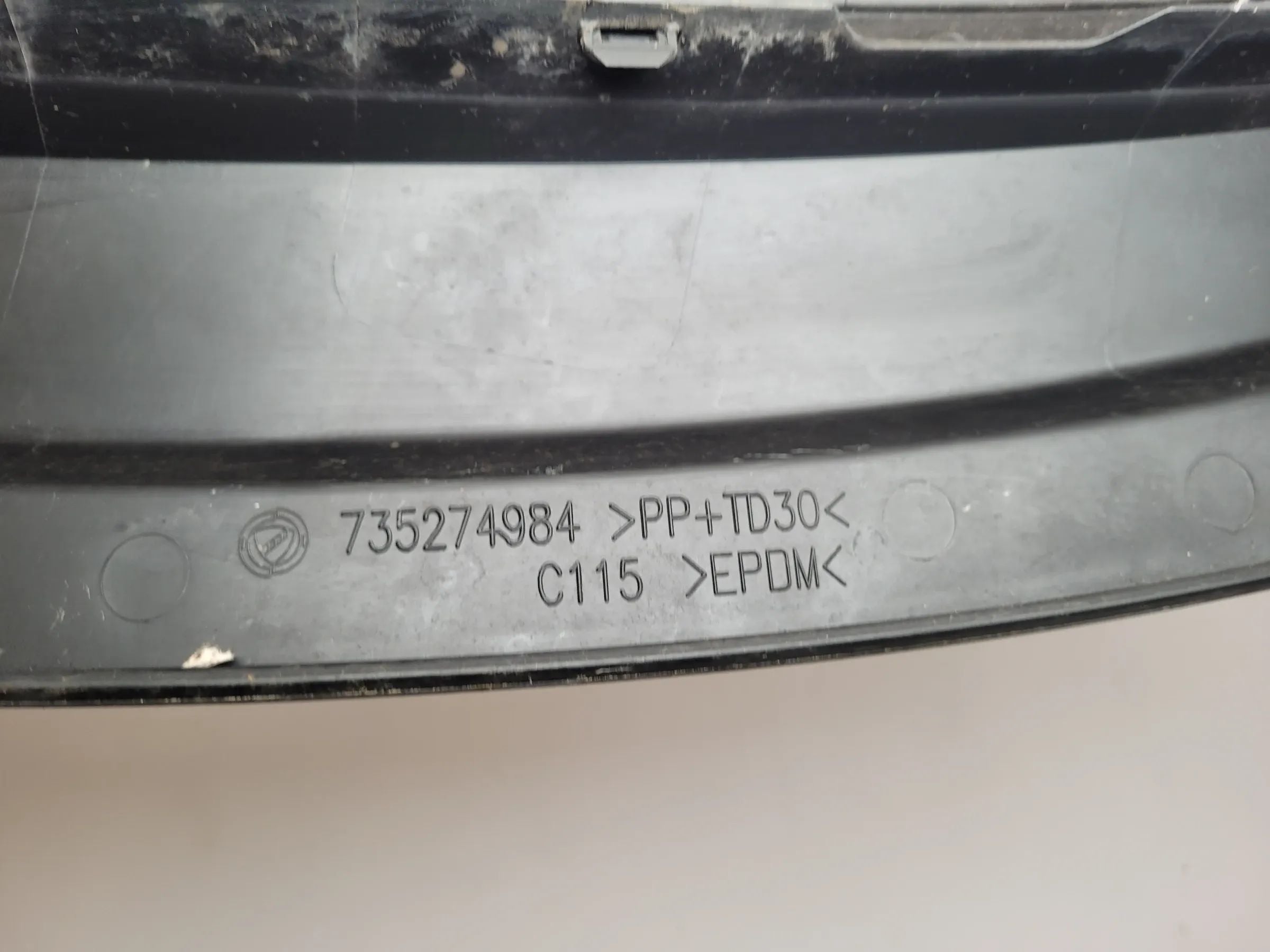 Original Fiat Punto (188) Zierleiste Frontscheibe 735274984