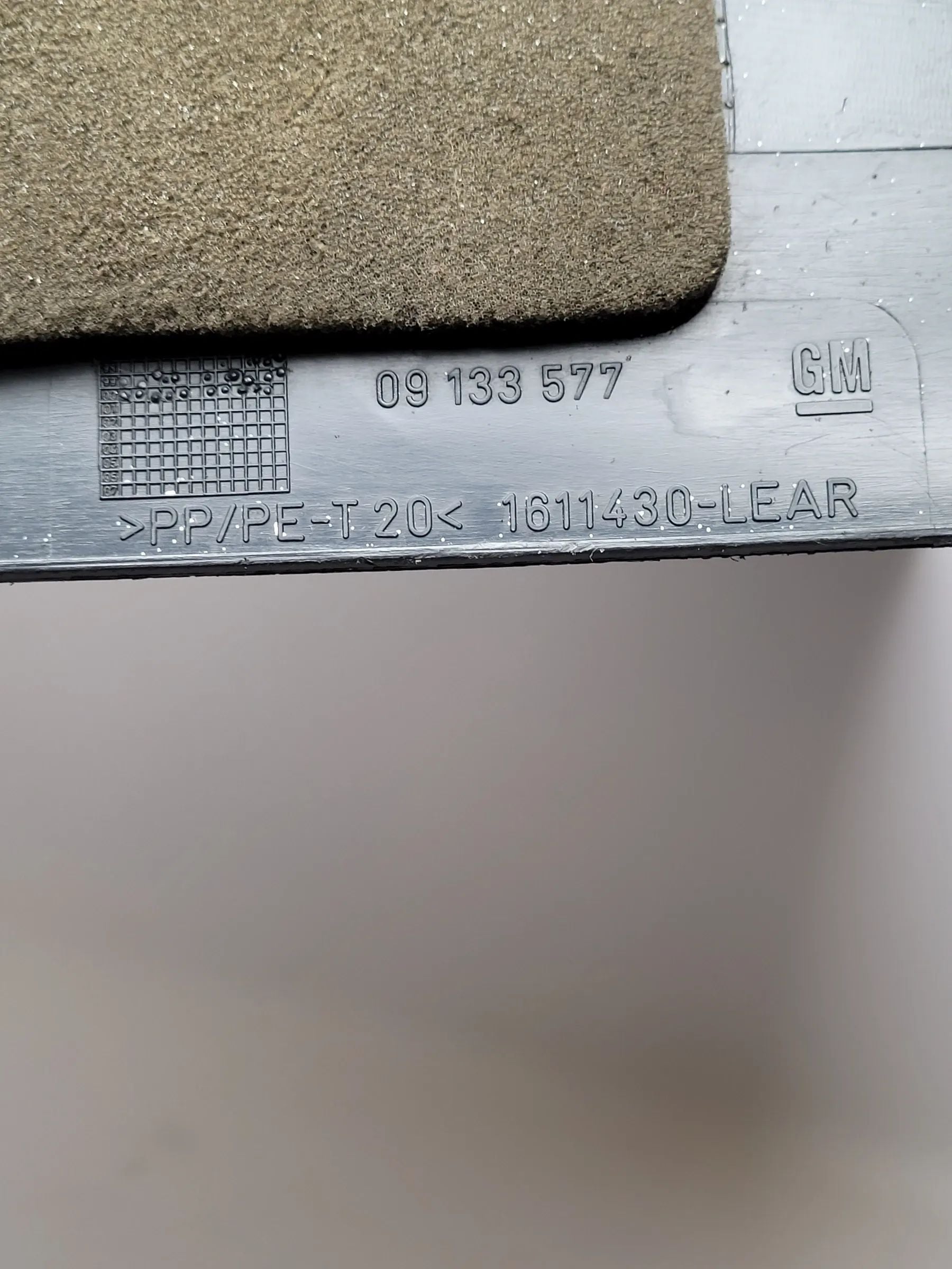 Original Opel Zafira (T98) Verkleidung Innenraum 09133577