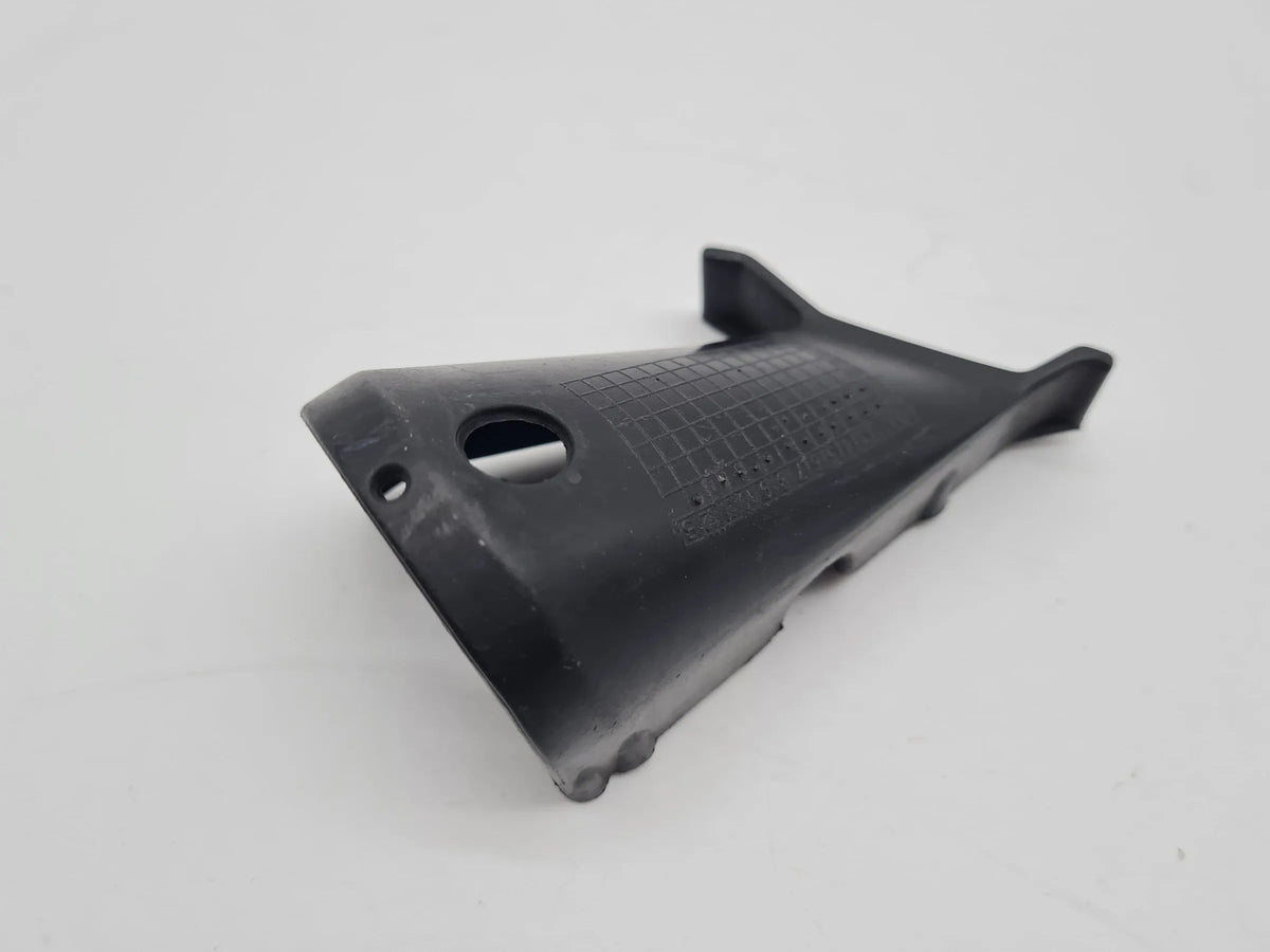 Original VW Golf IV 4 (1J1/1J5) Untere Stoßfänger-Halterung 1J6807448A