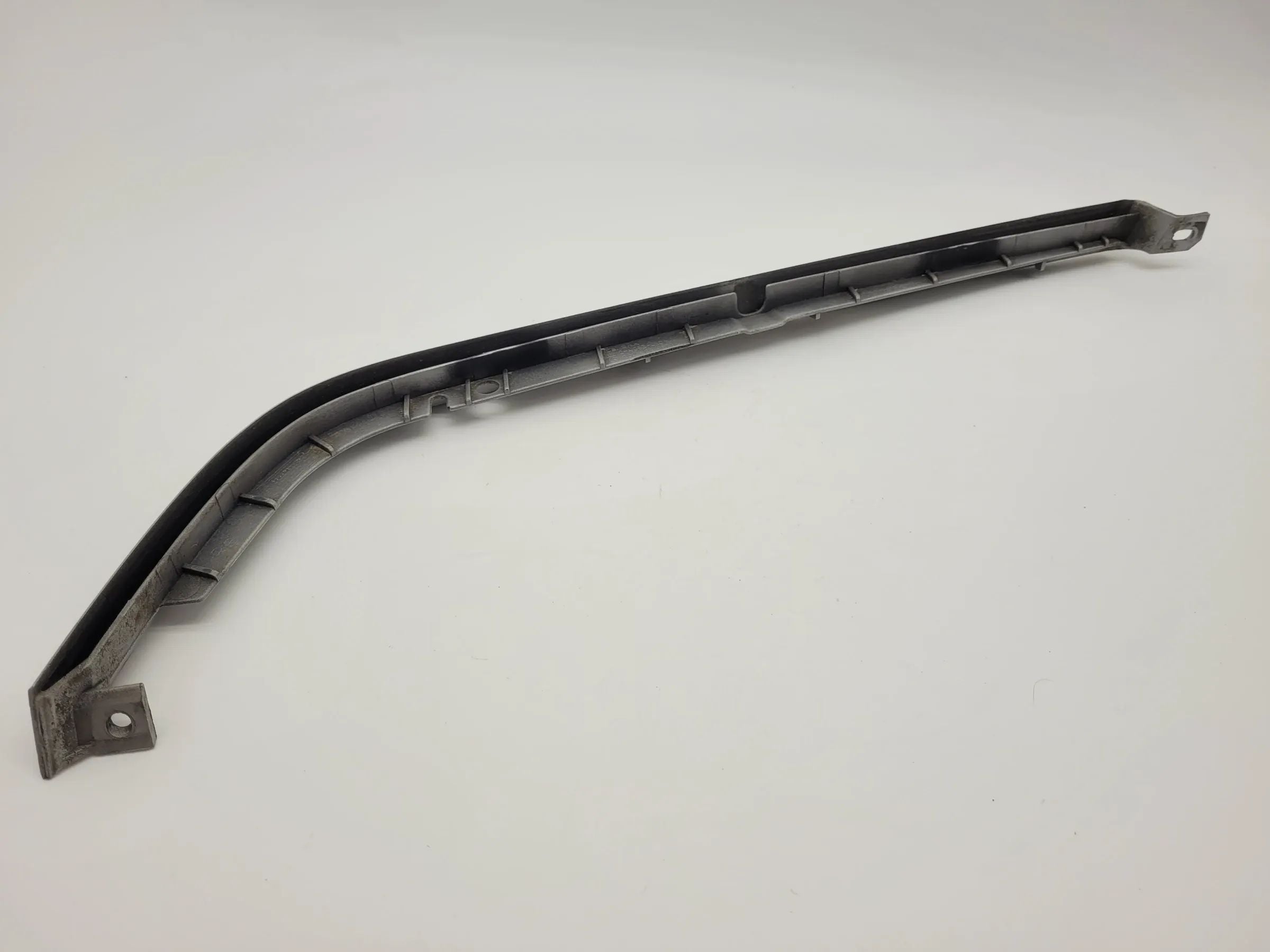 Original Mercedes-Benz C-Klasse (W202) Scheinwerfer Leiste/Blende R. A2028260877