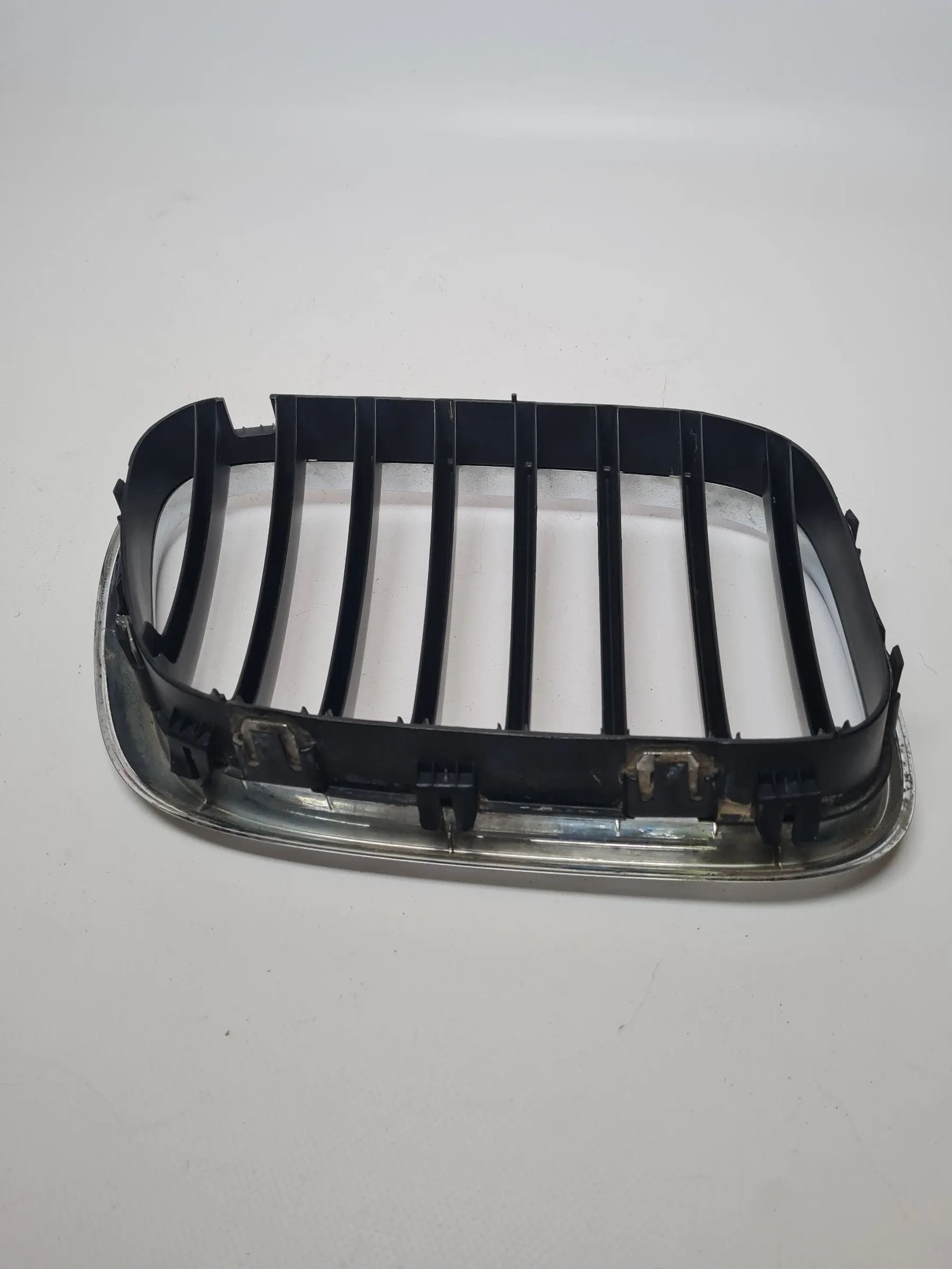 Original BMW X5 (E53) Kühlergrill Vorne Rechts 8247673