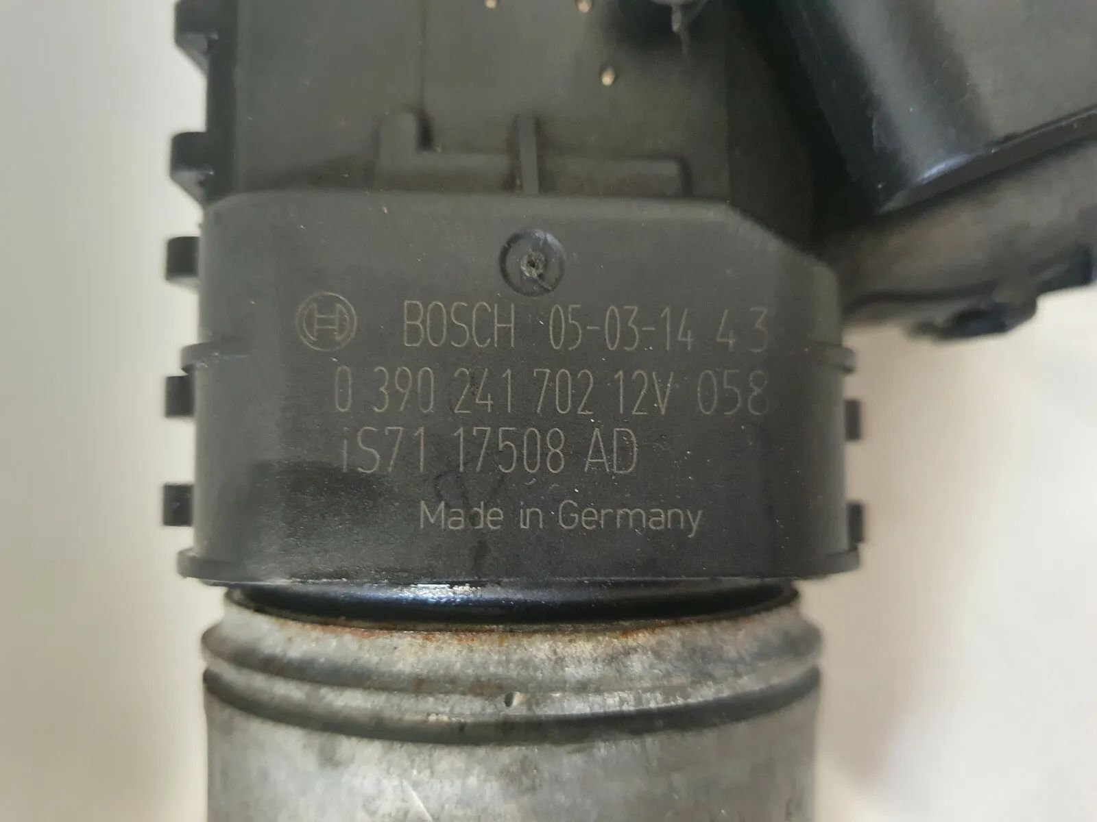 ⭐อะไหล่แท้ ผ้าใบปัดน้ำฝนมอเตอร์หน้า Ford Mondeo 2001 Bosch 0390241702⭐