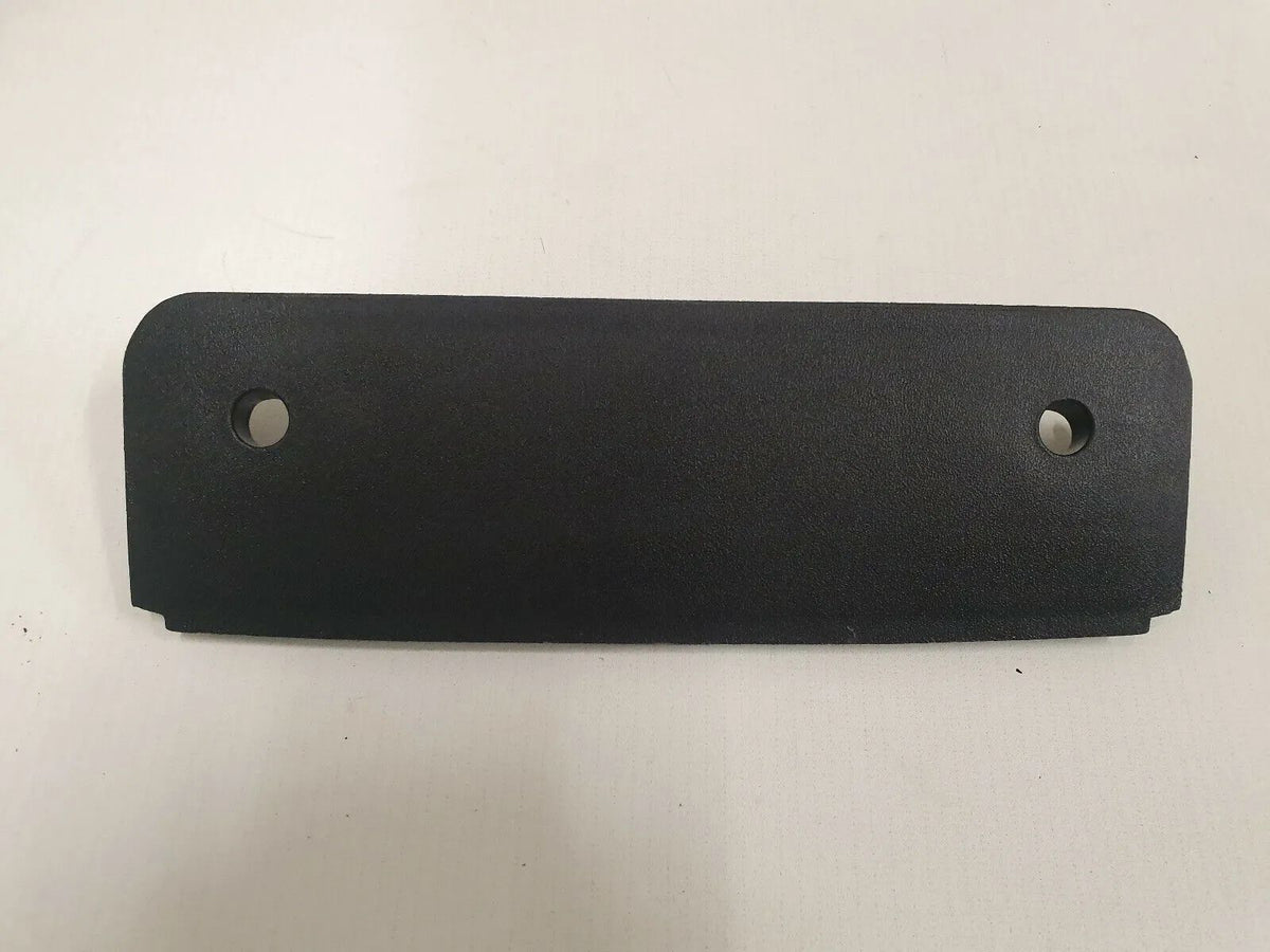 Cadre d'encastrement d'origine Alfa Romeo 147 pour feu stop 73529608