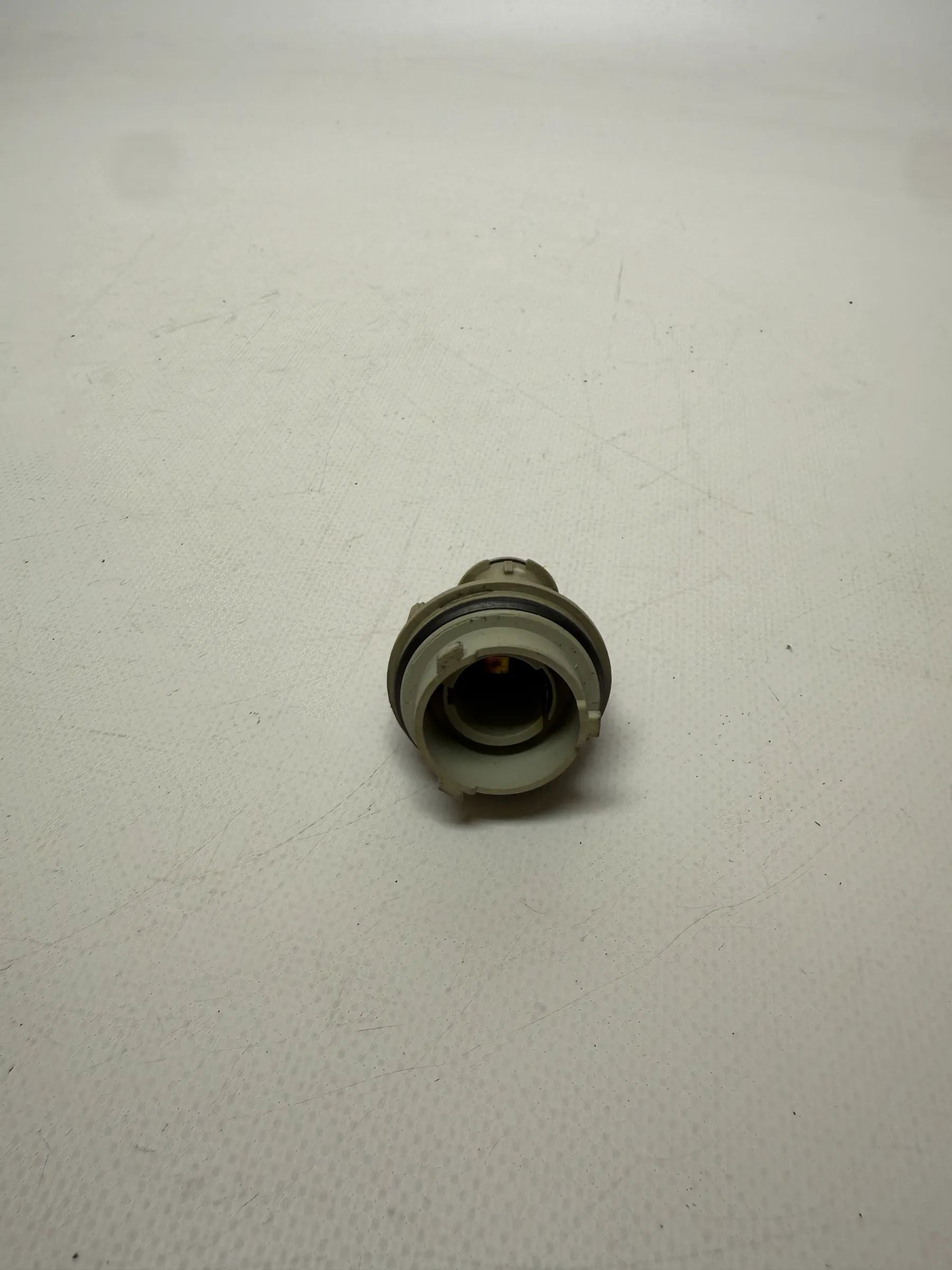 Oryginalny VW Audi 80/90/100 A4/6/8 (8D2/...) Lampenträger 3B0953123