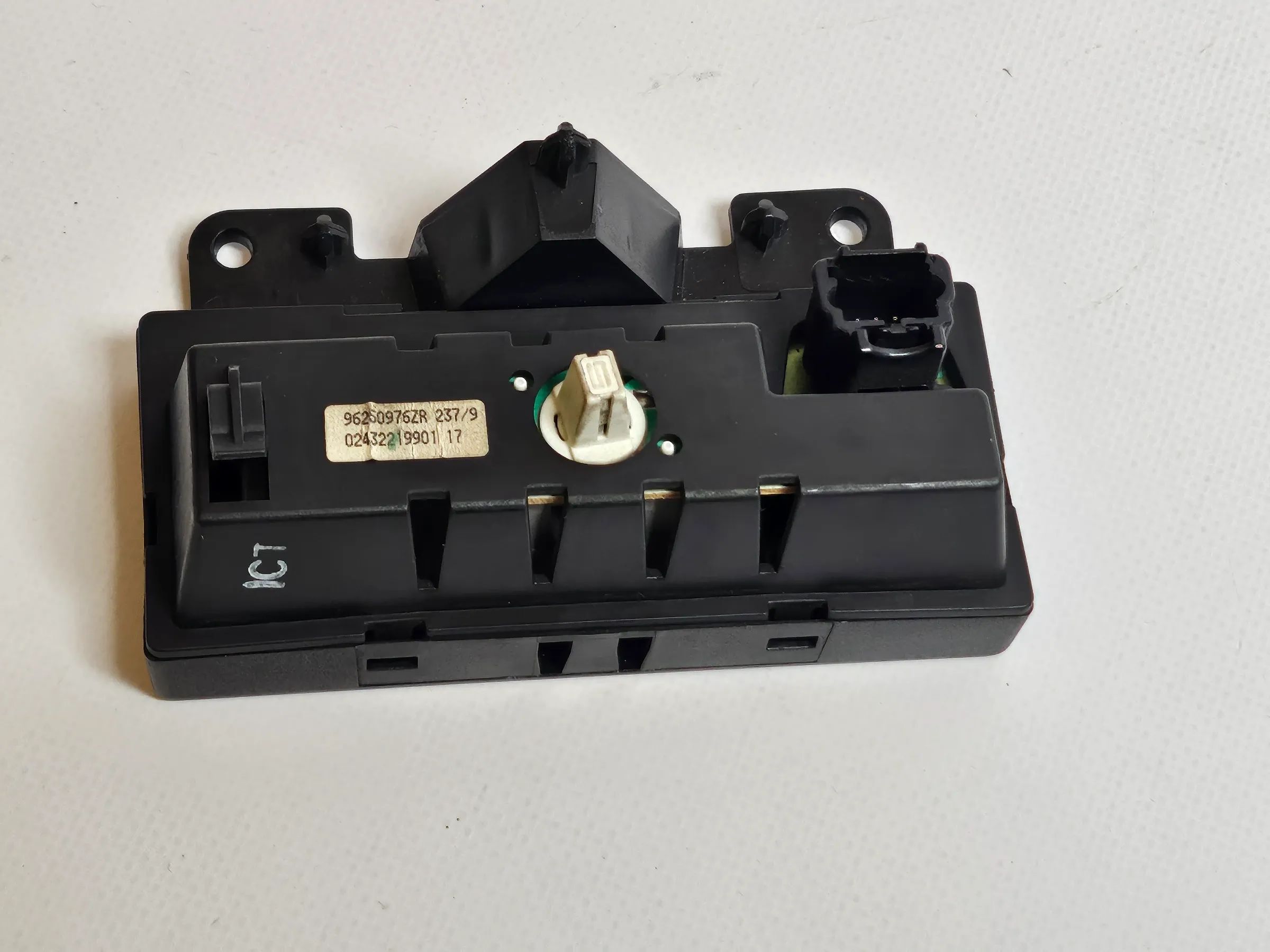 Original PEUGEOT 206 et CC Affichage Ordinateur de Bord Horloge Digitale 96250976ZR
