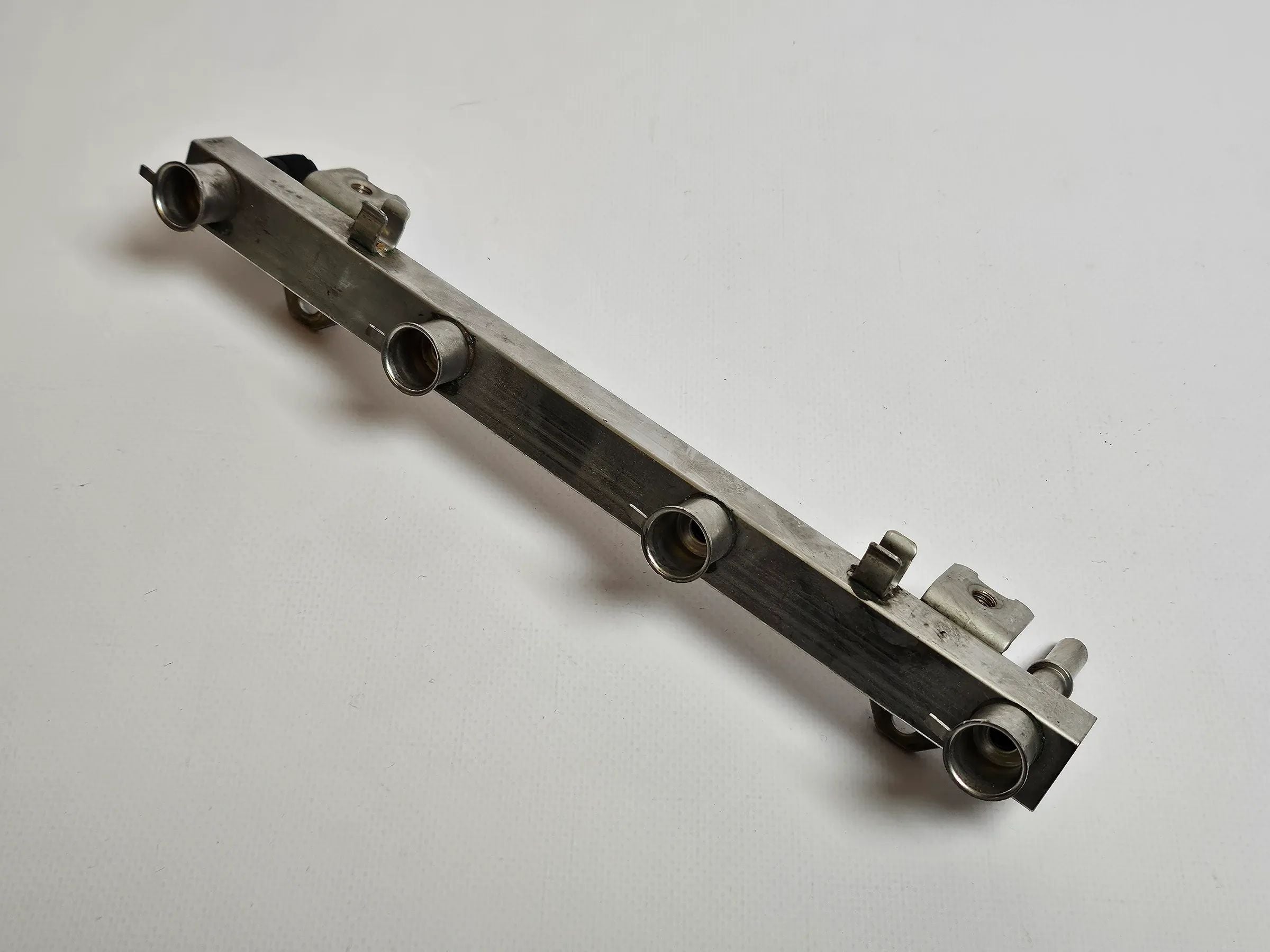 Oryginalna listwa wtryskowa Opel Corsa D Astra H Tigra B 1,2 1,4 0280151208