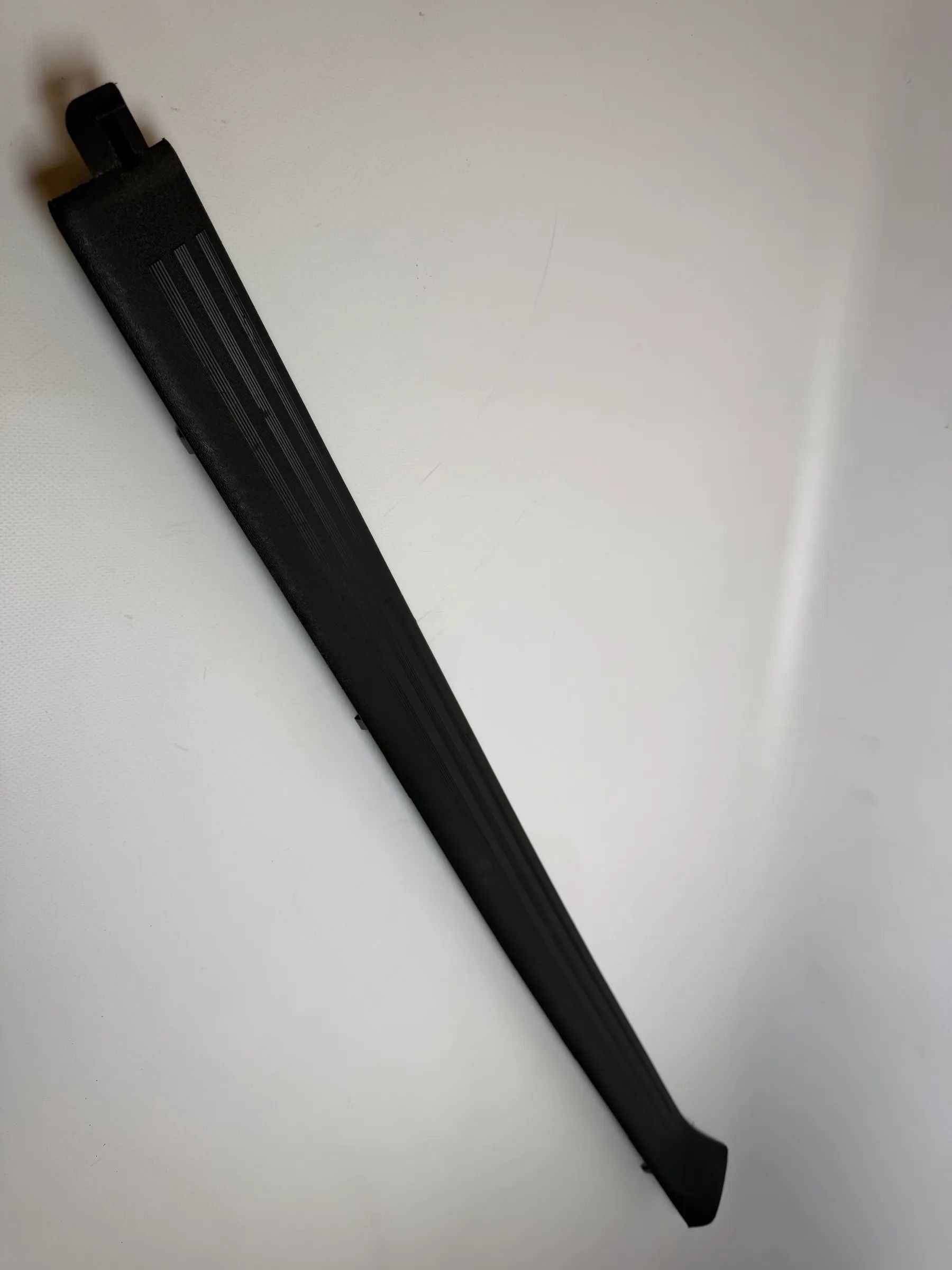 Oryginalna listwa progowa Audi A3 S3 8L 2-drzwiowa prawa 8L3853906