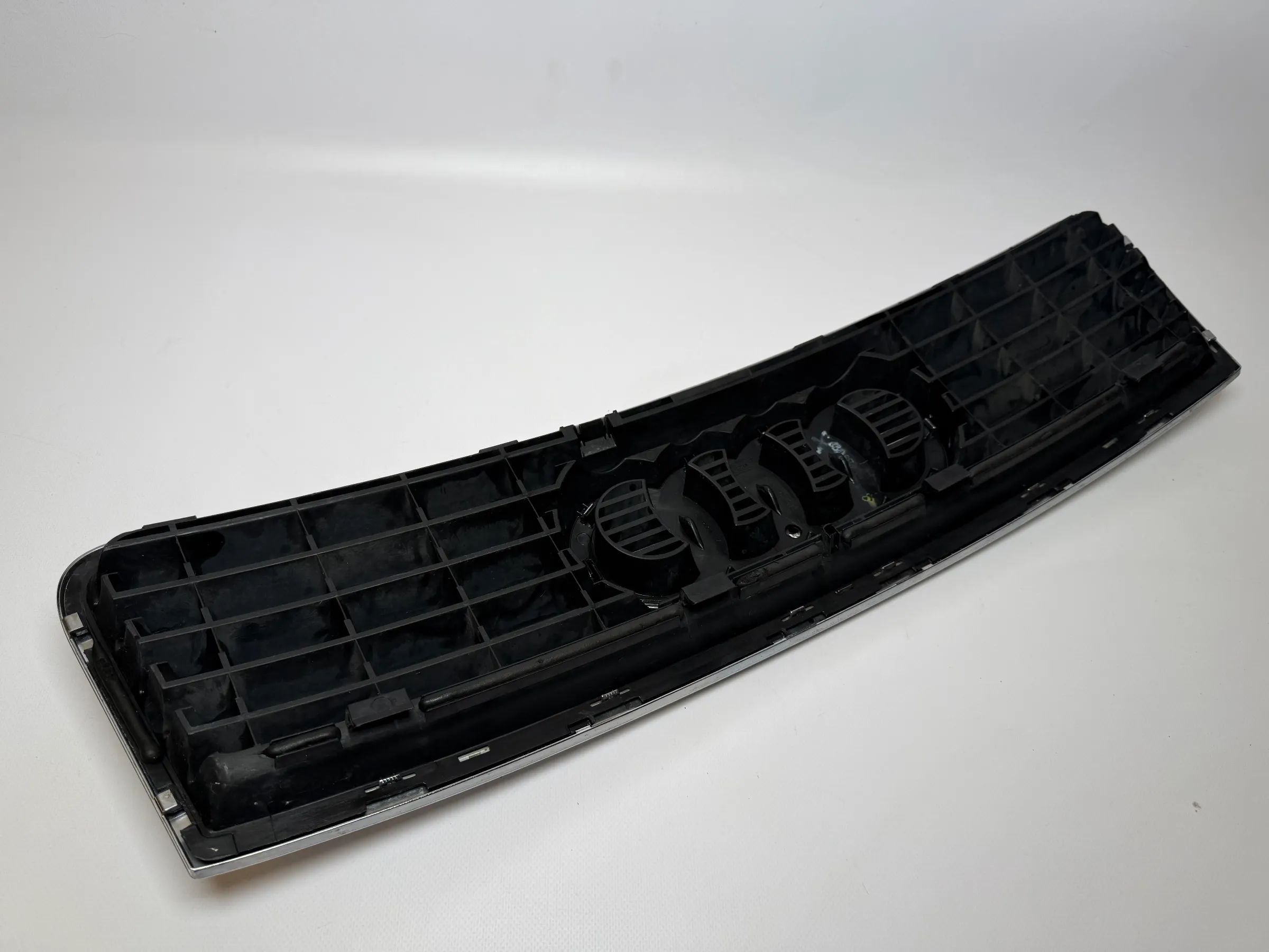 Original Audi A6 (4B5/4B6, 4B2/4B4) front grille 4B0 853 651 F 