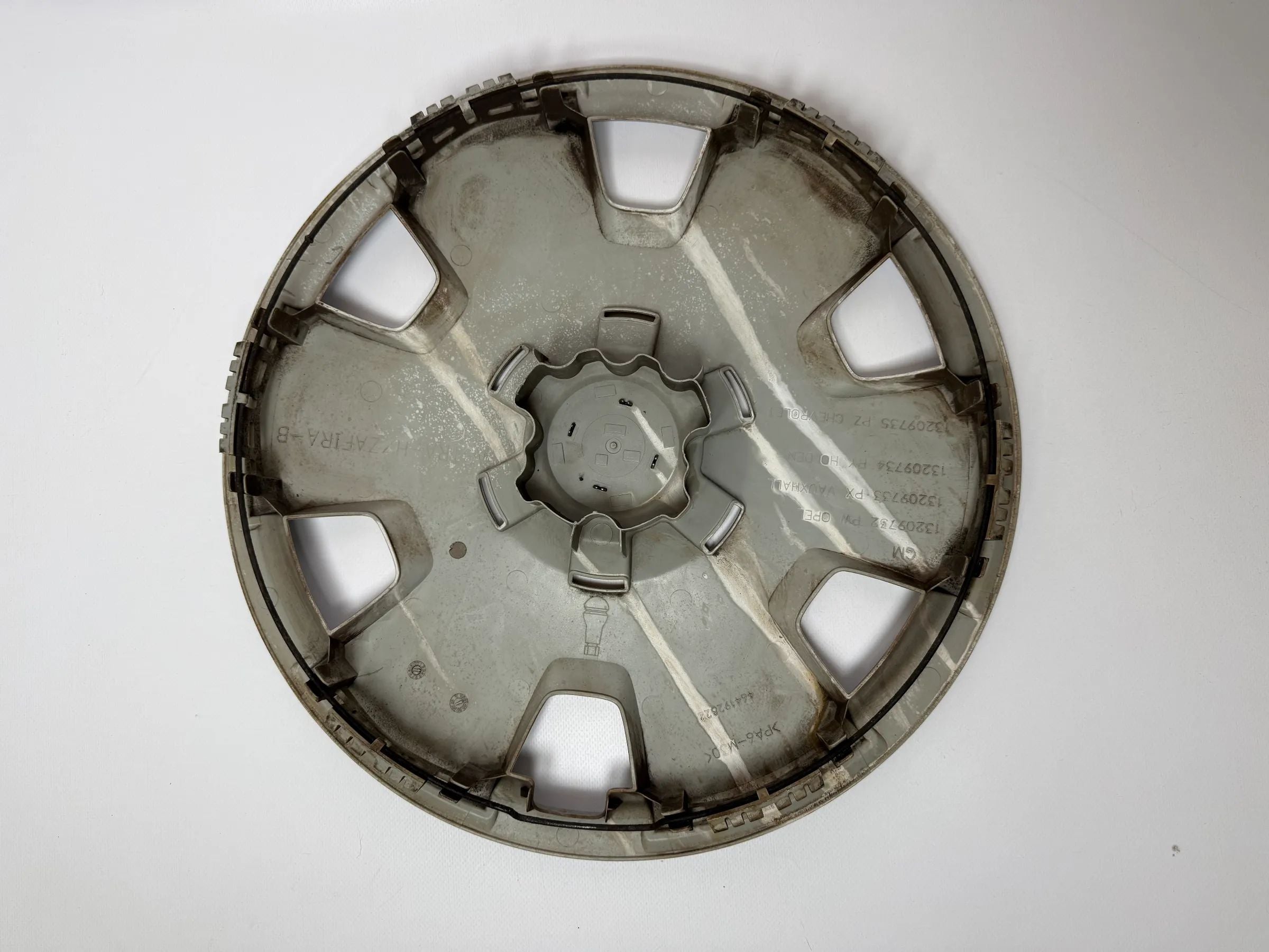Oryginalna zaślepka koła Opel Astra H / Zafira B 16 cali 13209732