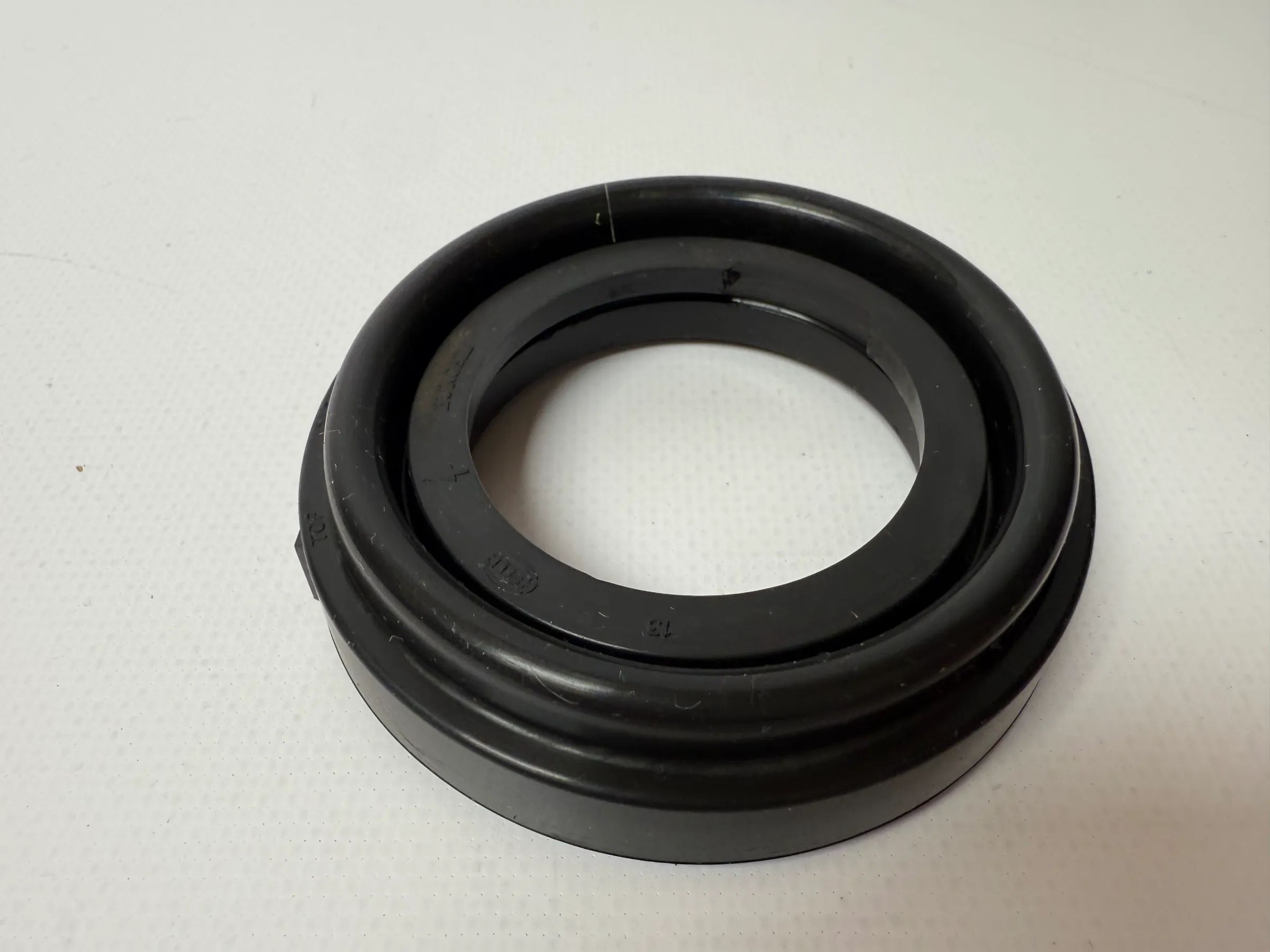 อะไหล่แท้ Opel Astra G (T98) ฝาครอบยางวงแหวน ซ้าย-ขวา 148447-00