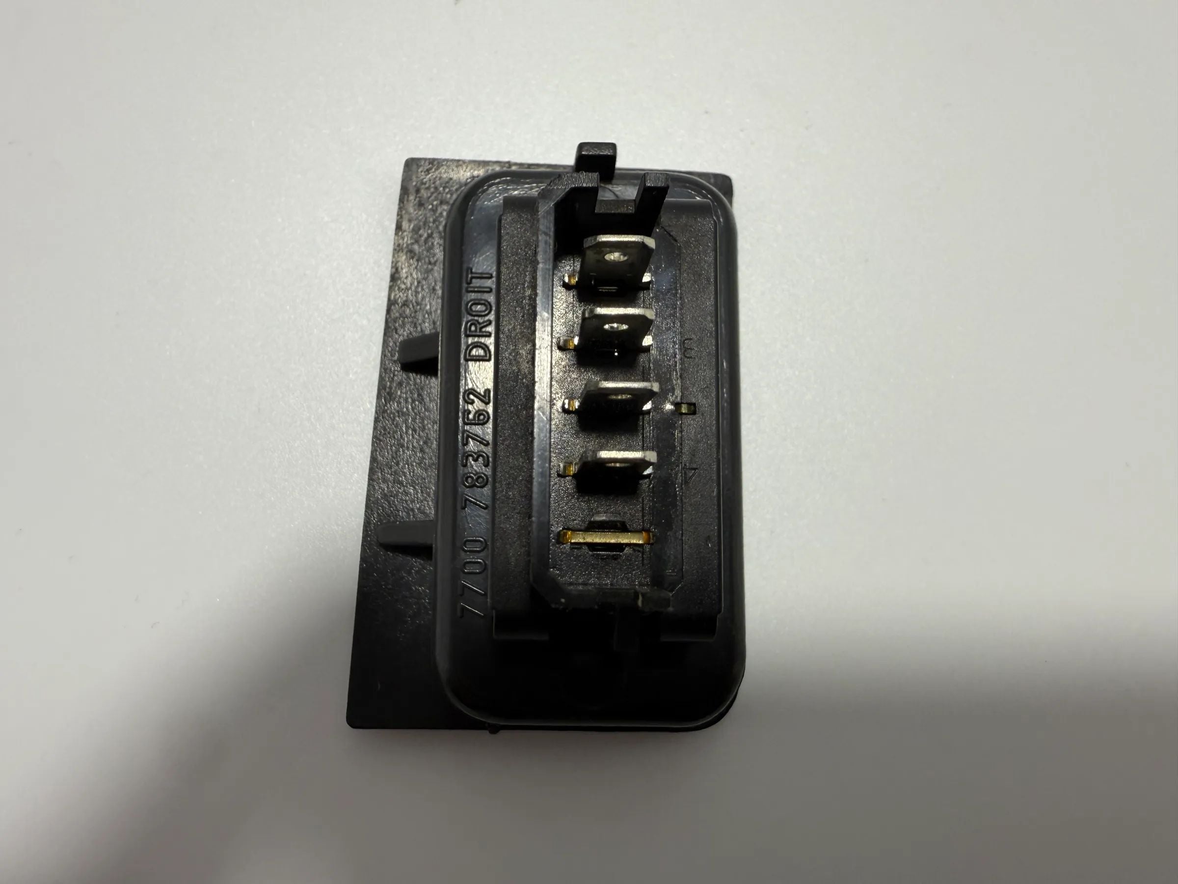 Oryginalny przełącznik podgrzewania siedzenia prawy Renault 19 II/III Cabrio DAV 7700783762