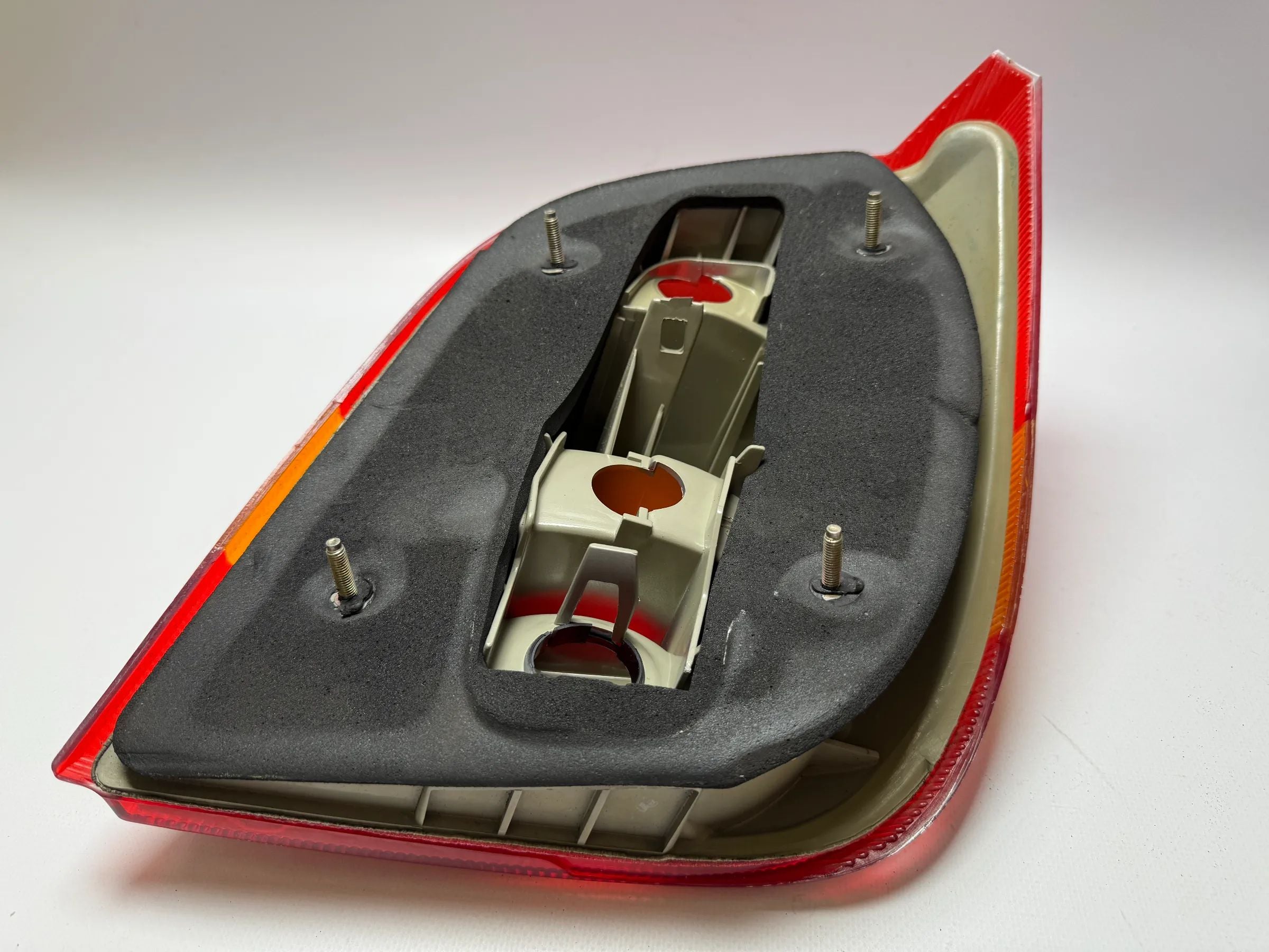 Oryginalne tylne lewe światło Ford Fiesta 3 Mk III GFJ A-28-10.881