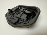 Oryginalny uchwyt lampy tylnej prawy Peugeot 206 CC 2531