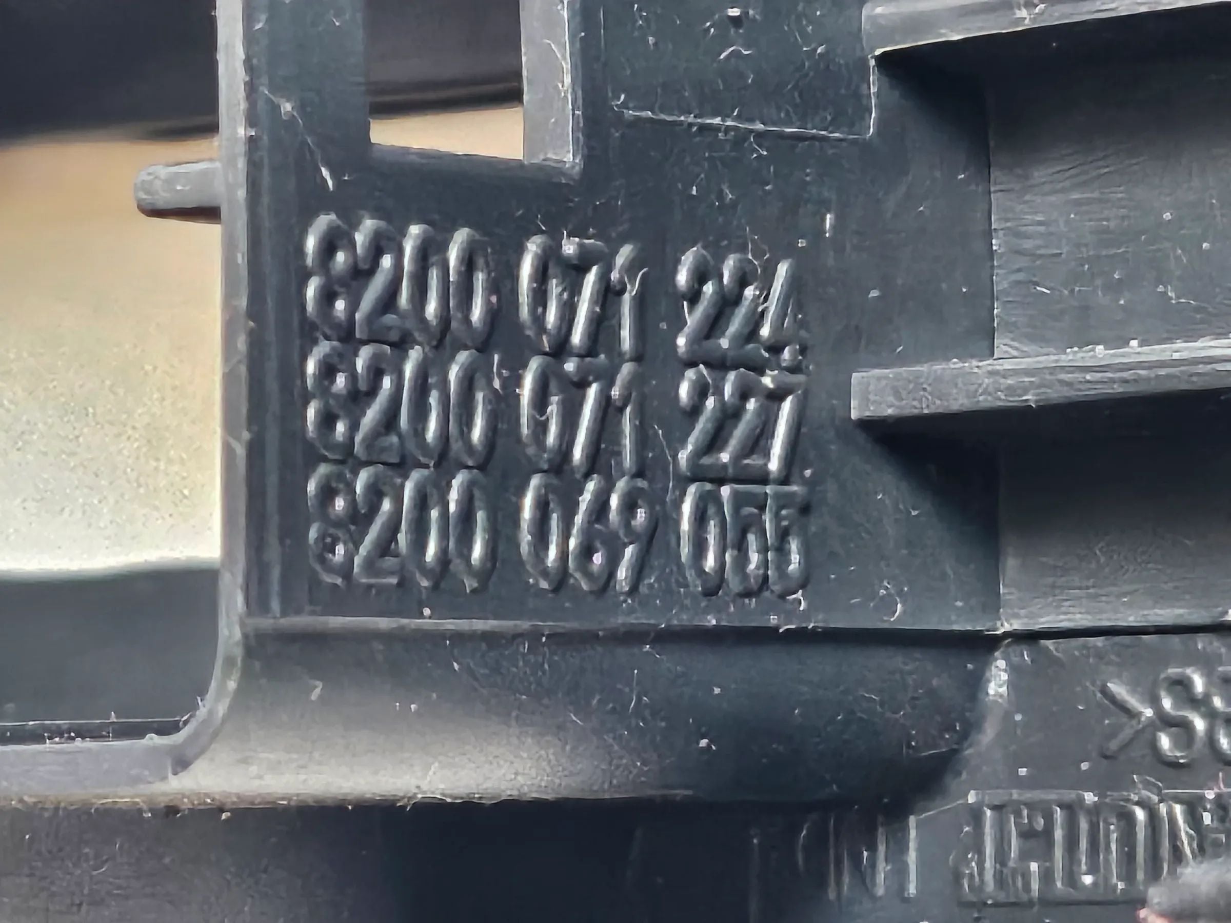 Renault Clio 2 II Schalterblende Abdeckung Blende  "ZV Warnblinker Heckscheibe"