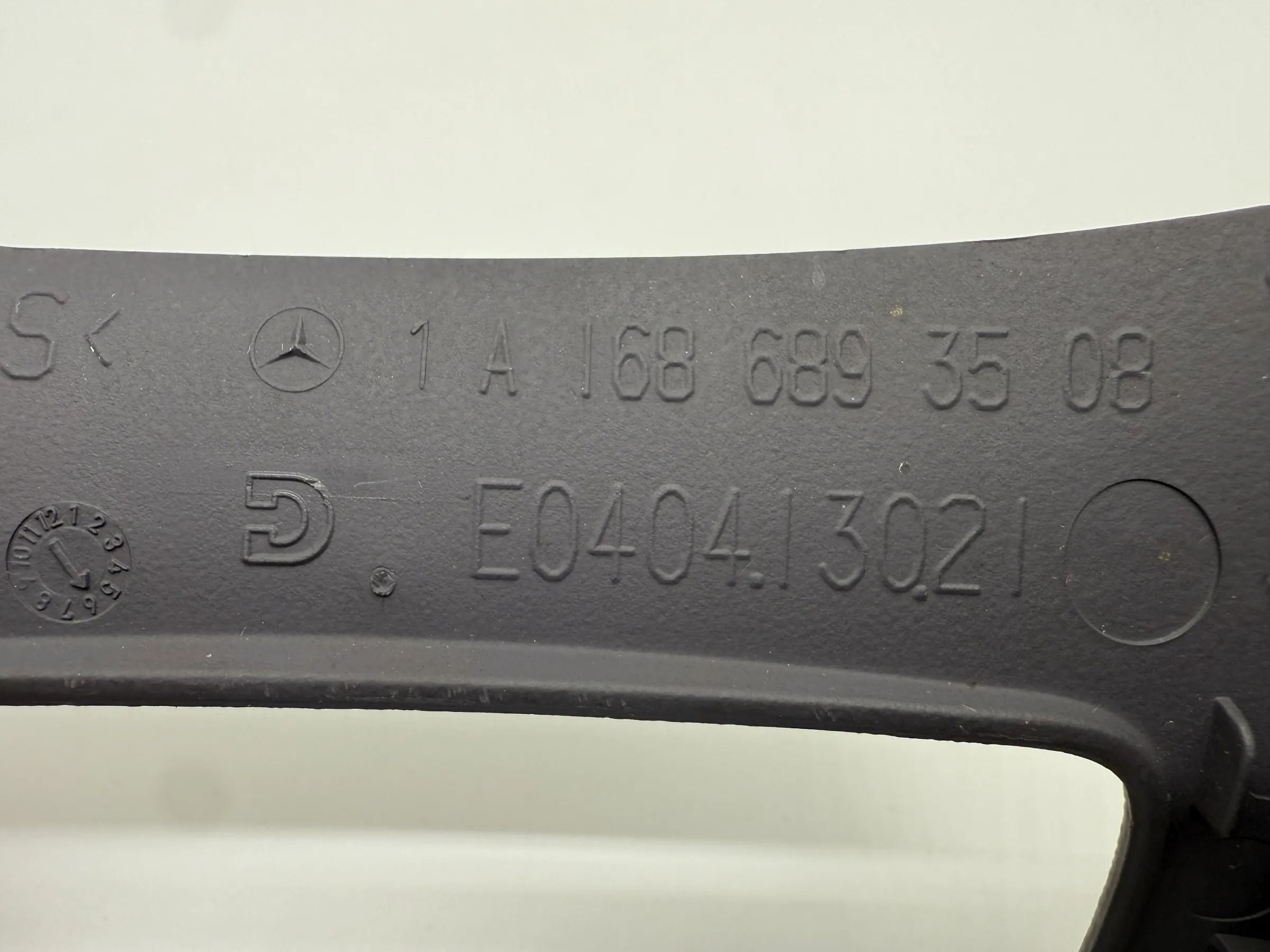 Original Mercedes A-Klasse (W168) Verkleidung Mittelkonsole A1686893508