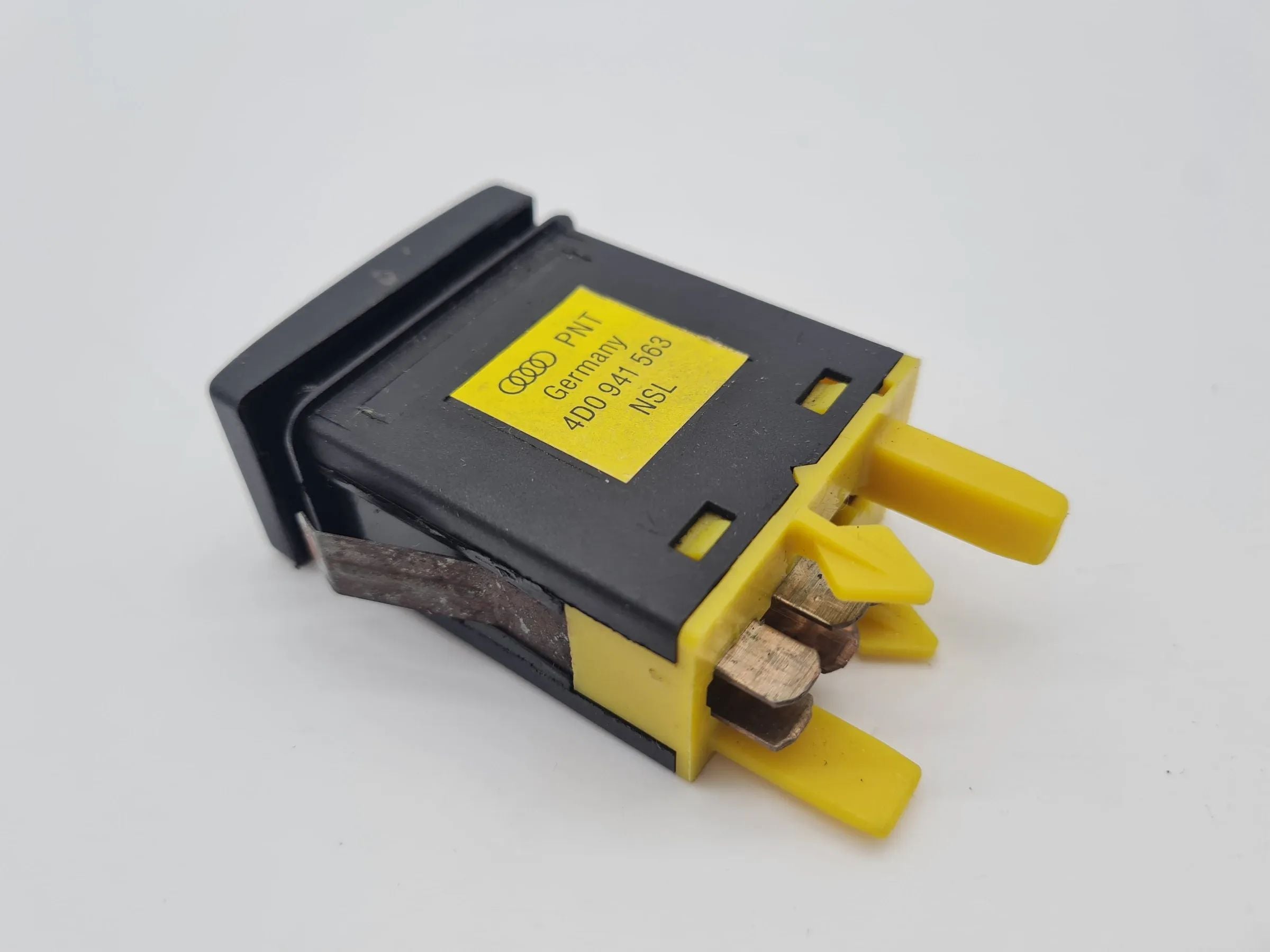 Original AUDI A4 (8D2/B5) Schalter Nebelschlussleuchte 4D0941563