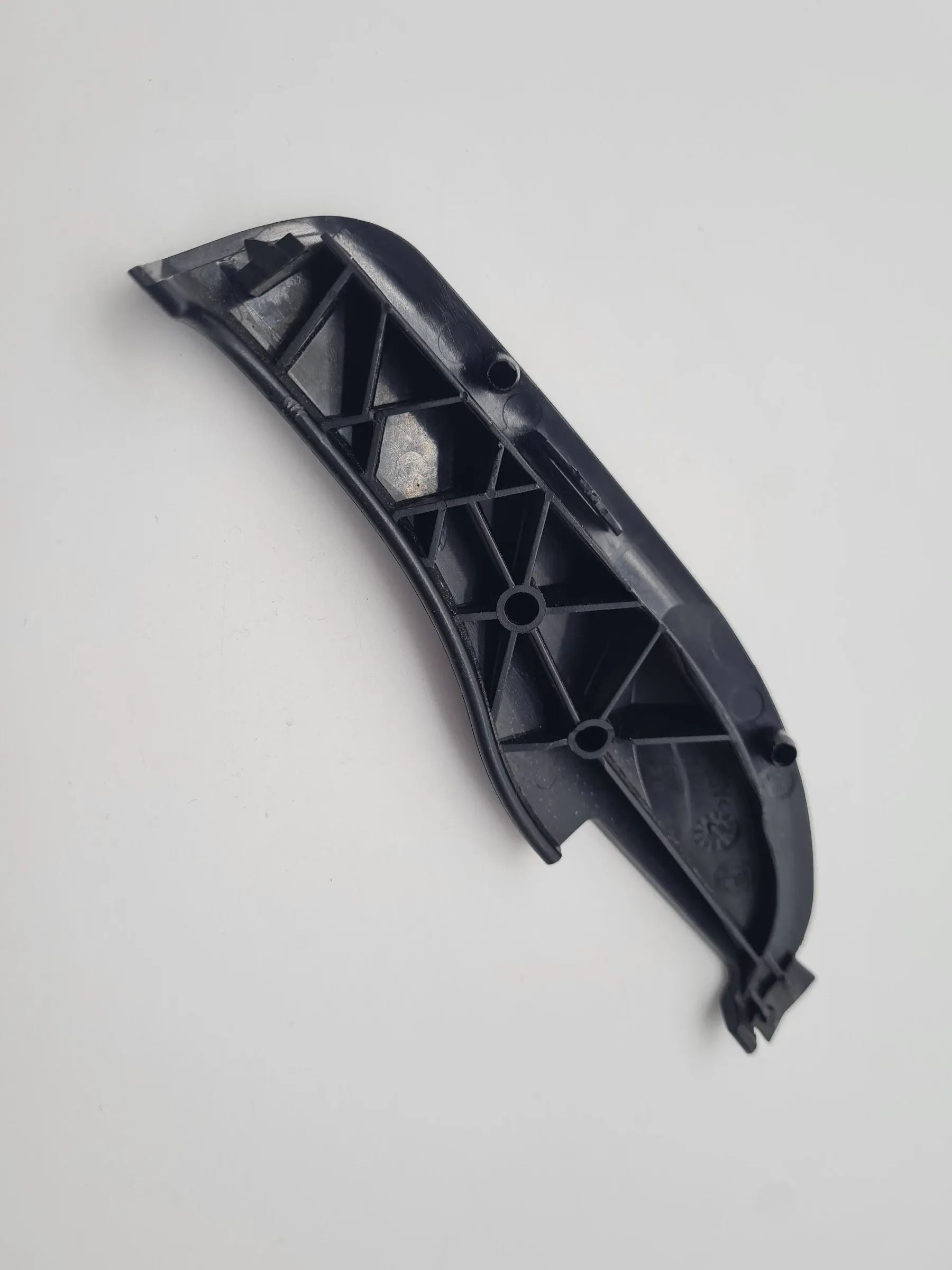 Original BMW 1er/3er (E87/E90/E91) Blende Gurtbeschlag Rechts 7118492