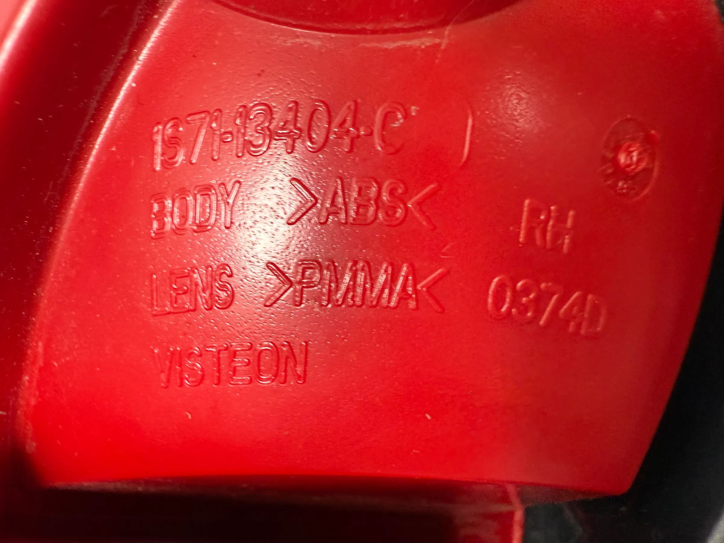 Original Ford Mondeo III (B5Y/BWY), Rücklicht Heckleuchte Rechts 1S71-13404-C RH