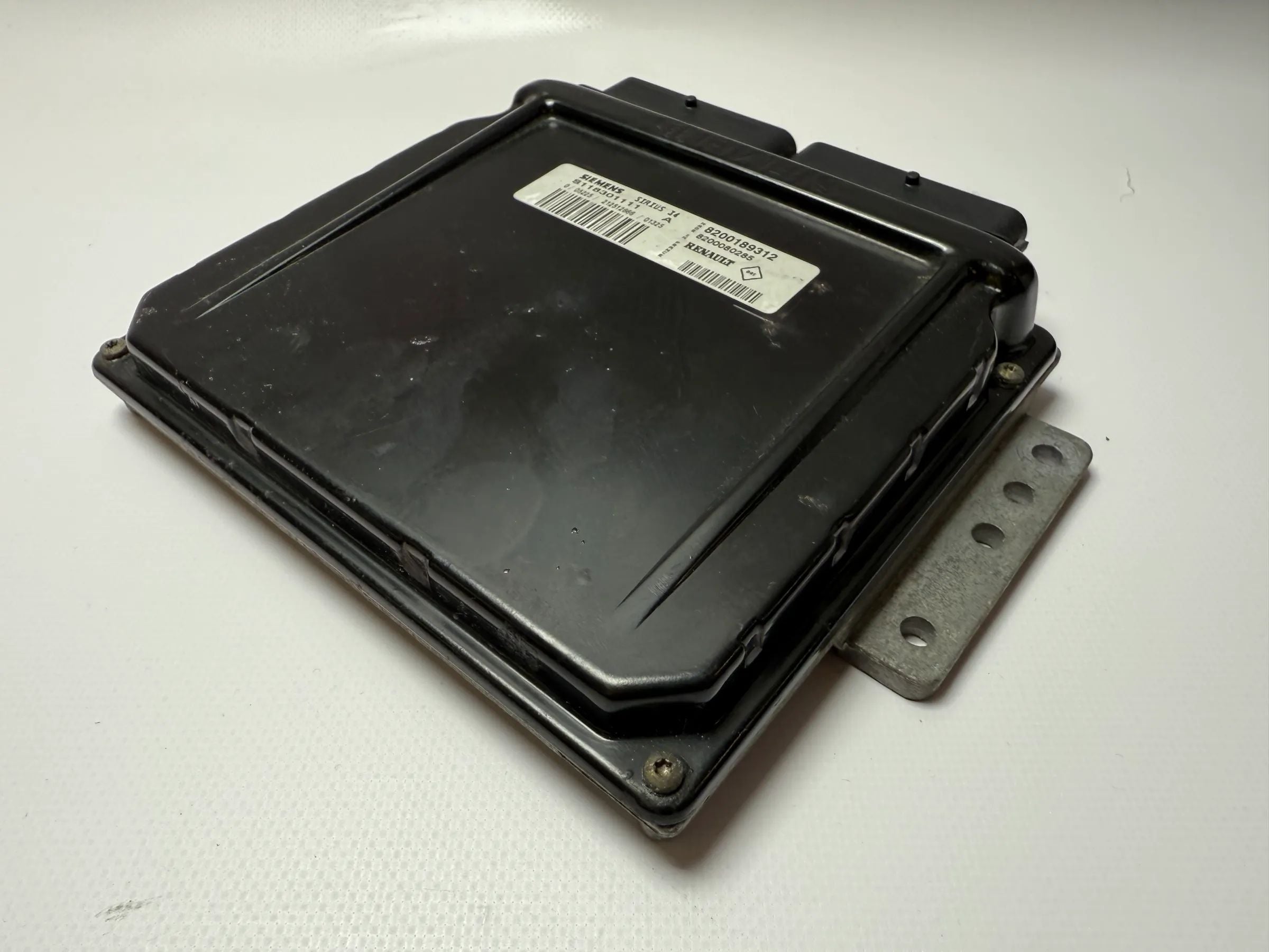 Оригинальный блок управления двигателем Siemens для Renault Clio MK2 S118301111A / 8200189312