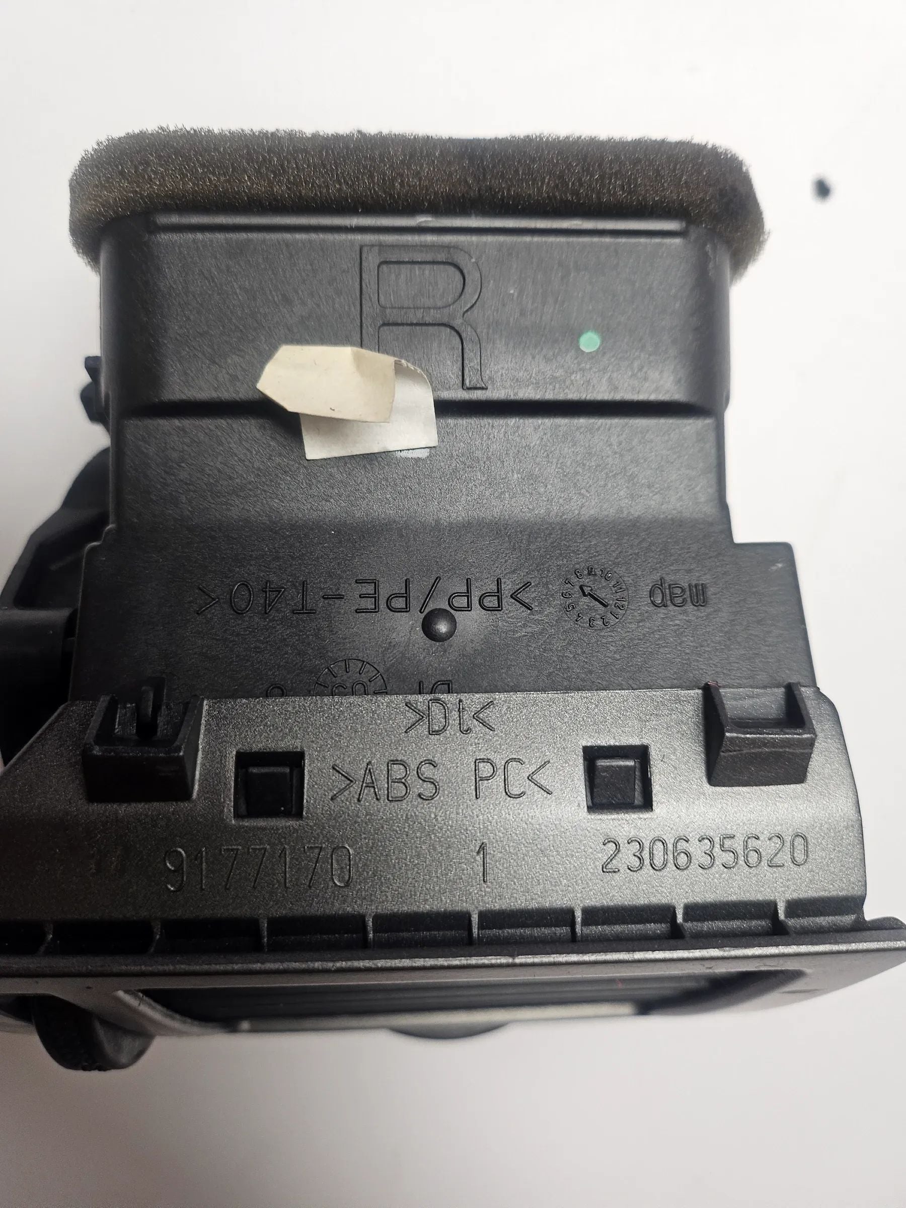 Оригинальная правая сопловая форсунка воздуха OPEL VECTRA C CARAVAN 2.2 DIRECT 9177170