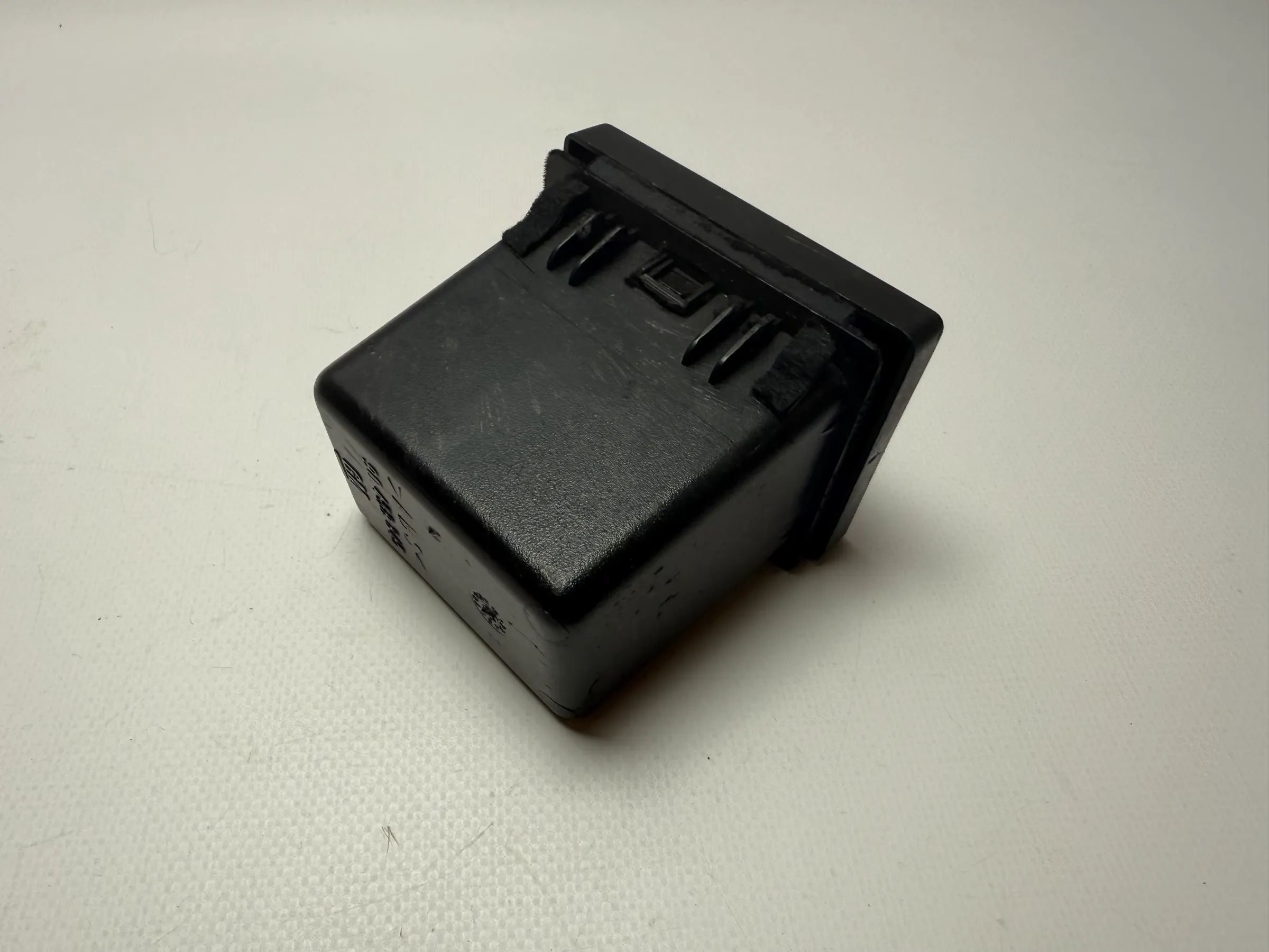 Originele OPEL OMEGA B CARAVAN opbergvak opbergdoos 90458845