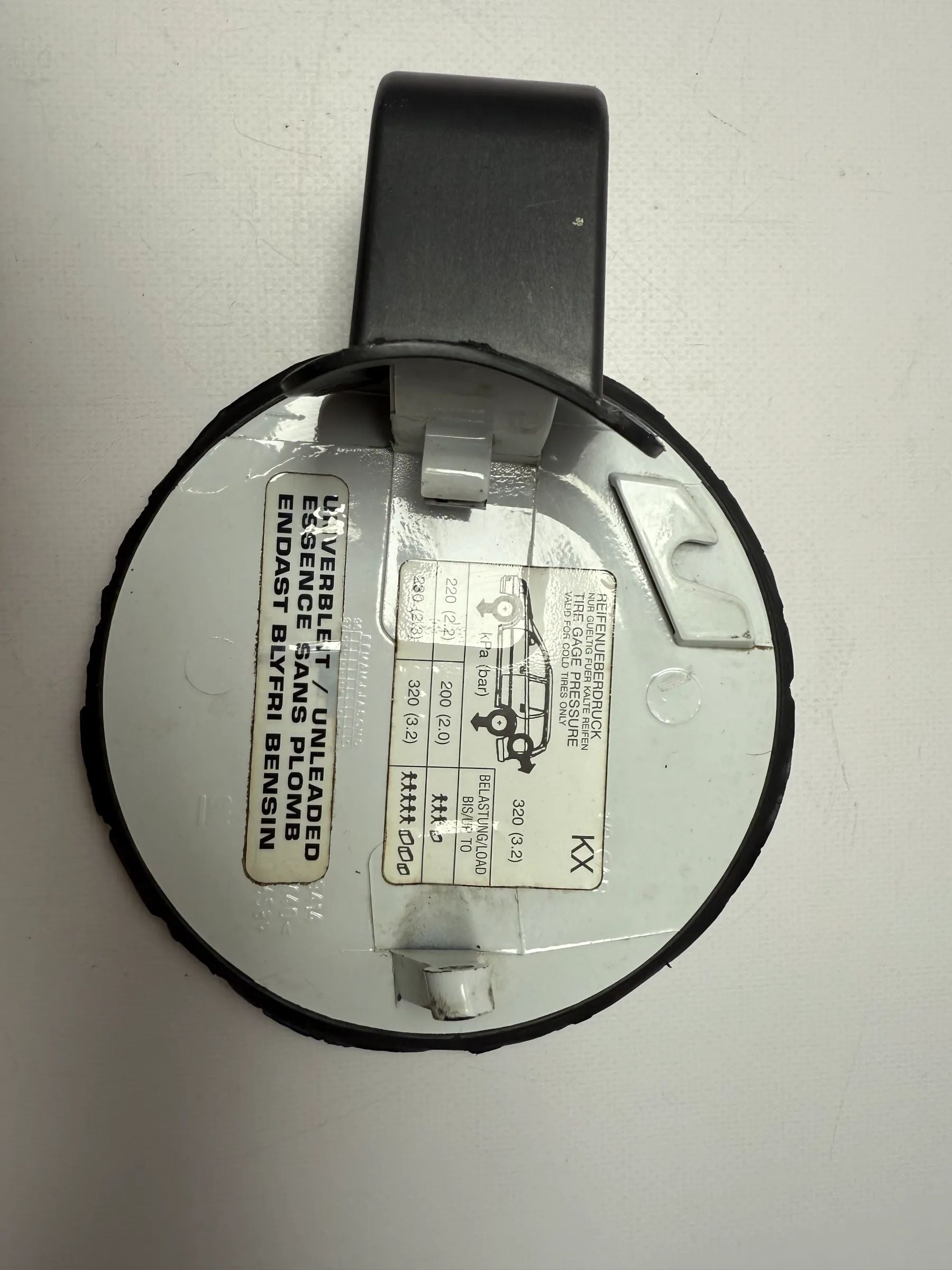 Original Opel Astra 1.6 G Tapa de Depósito / Tapón de Combustible Blanco 90559413