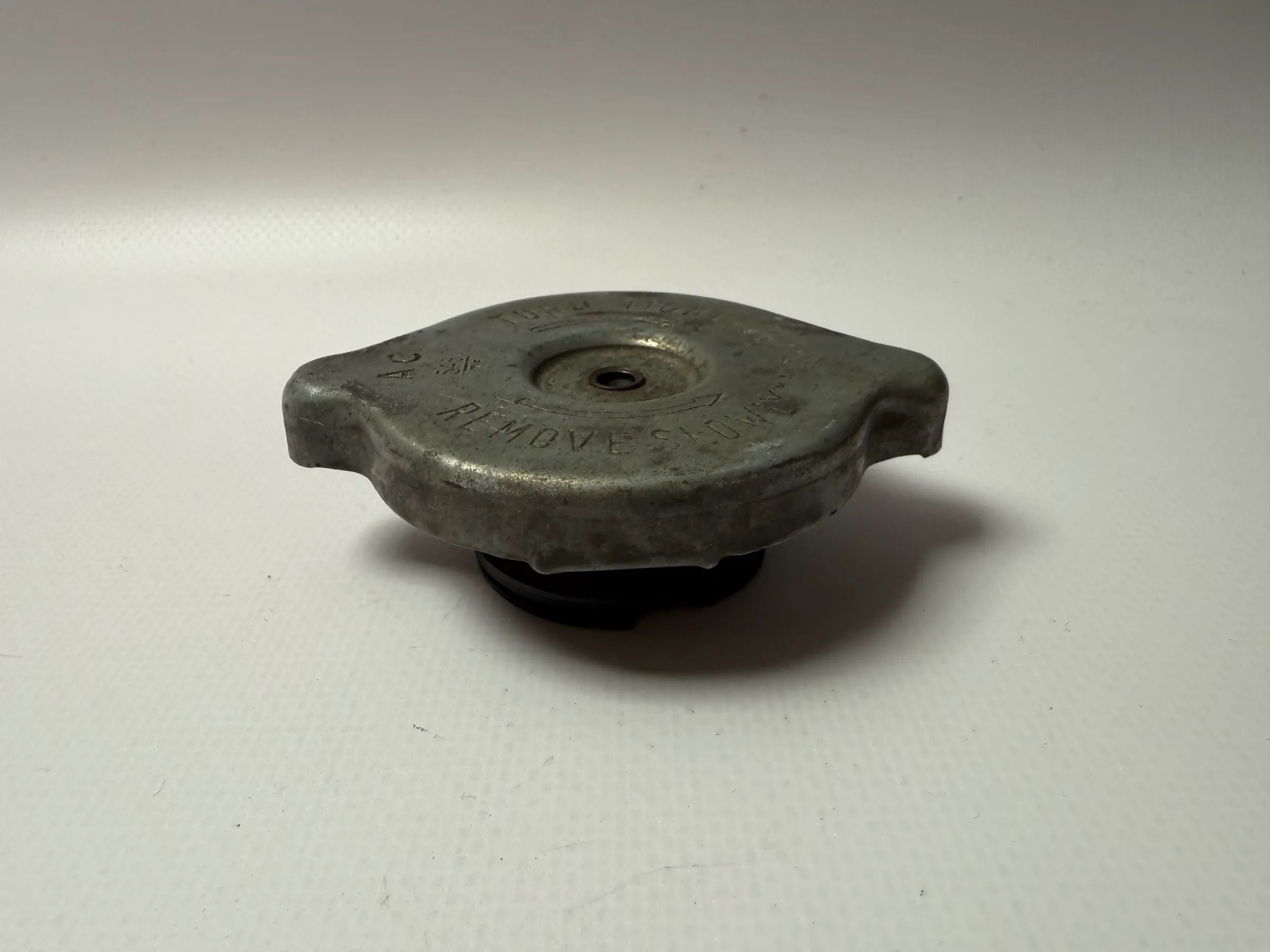 Original Opel AC Delco Tapón de Radiador para Rekord, Commodore, Admiral, Kapitän, etc. 549 7