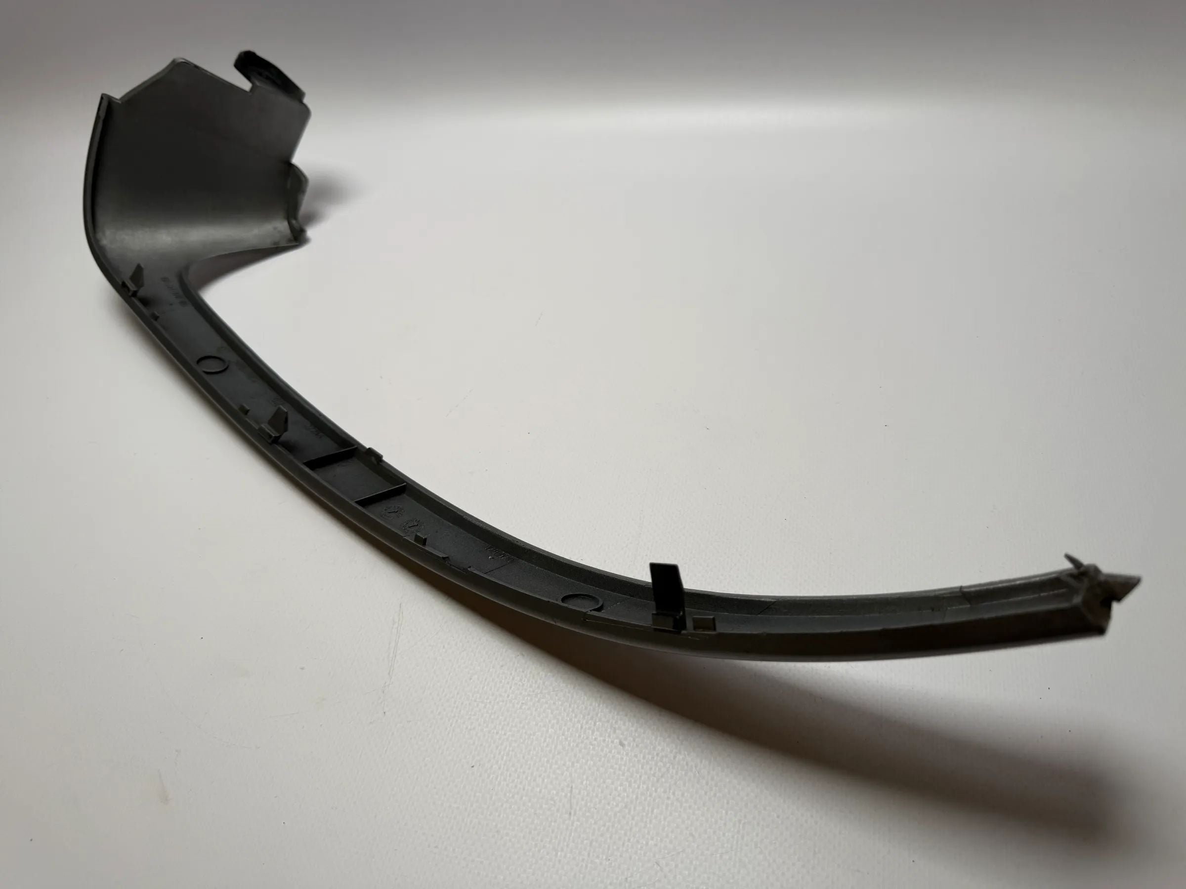 Original Opel Omega B headlight bezel bracket cover silver 90460438 RH 