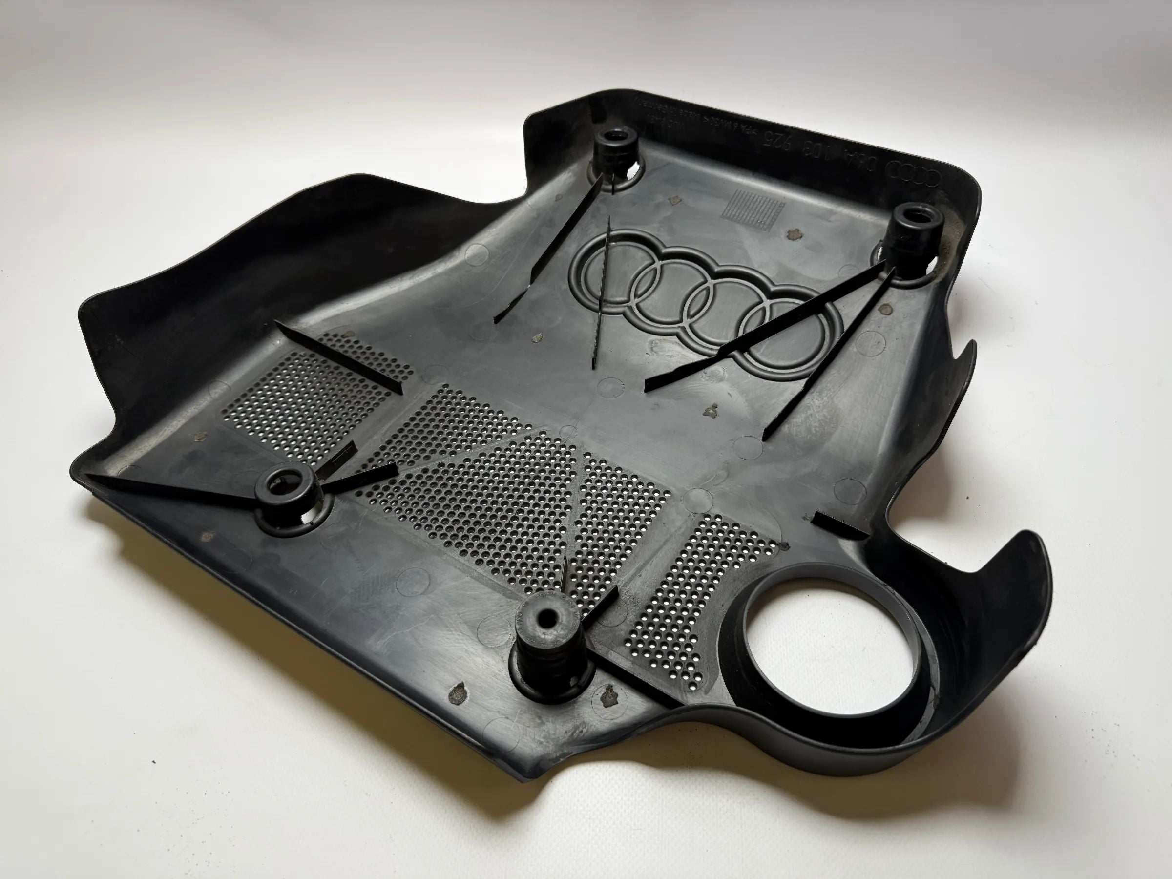 Original Audi A3 1.6 8L  Motorabdeckung  06A103925AR