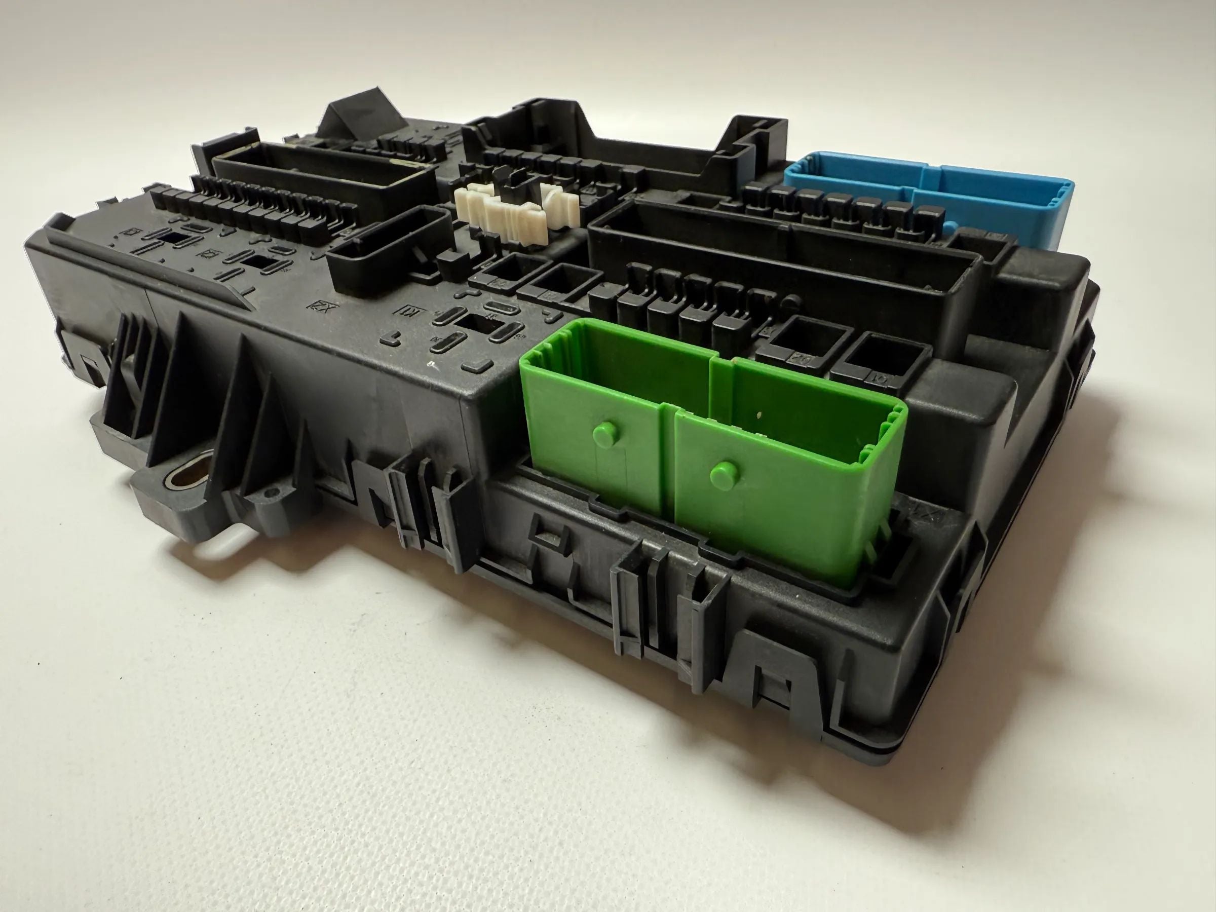 Caixa de Fusíveis Original Opel Astra H Limo & Caravan 1,4 66 KW 13145014