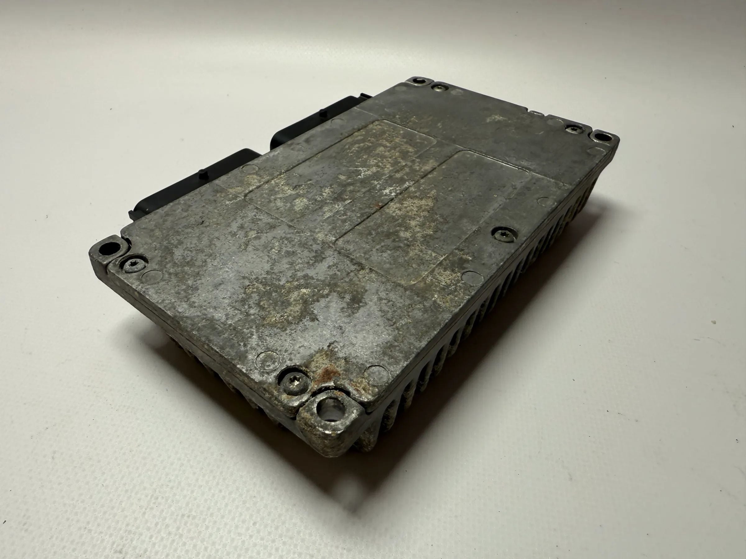 Оригинальный блок управления двигателем Renault Grand Scenic 2.0 16V JM ECU 8200335651