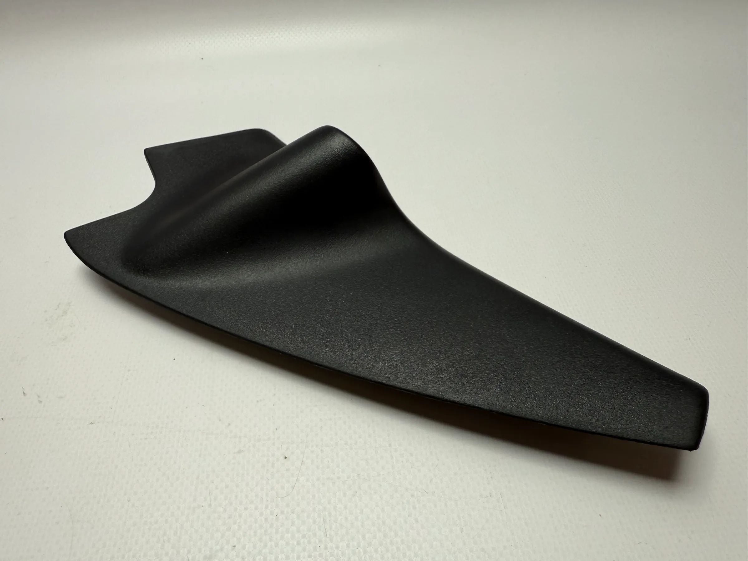 Oryginalna osłona lustra wewnętrznego Peugeot 106 lewa 9610363277