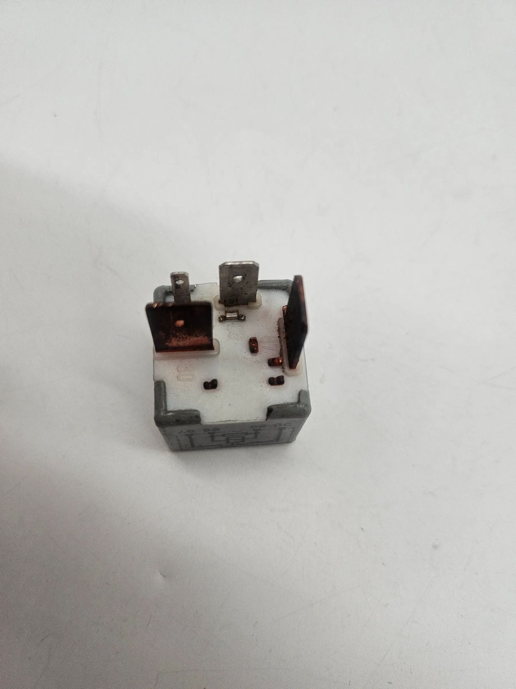 VW Гольф 1 2 Пассат 35i 32B T3 Реле 80 Топливный насос Бензонасос 191906383 Auto-veritas