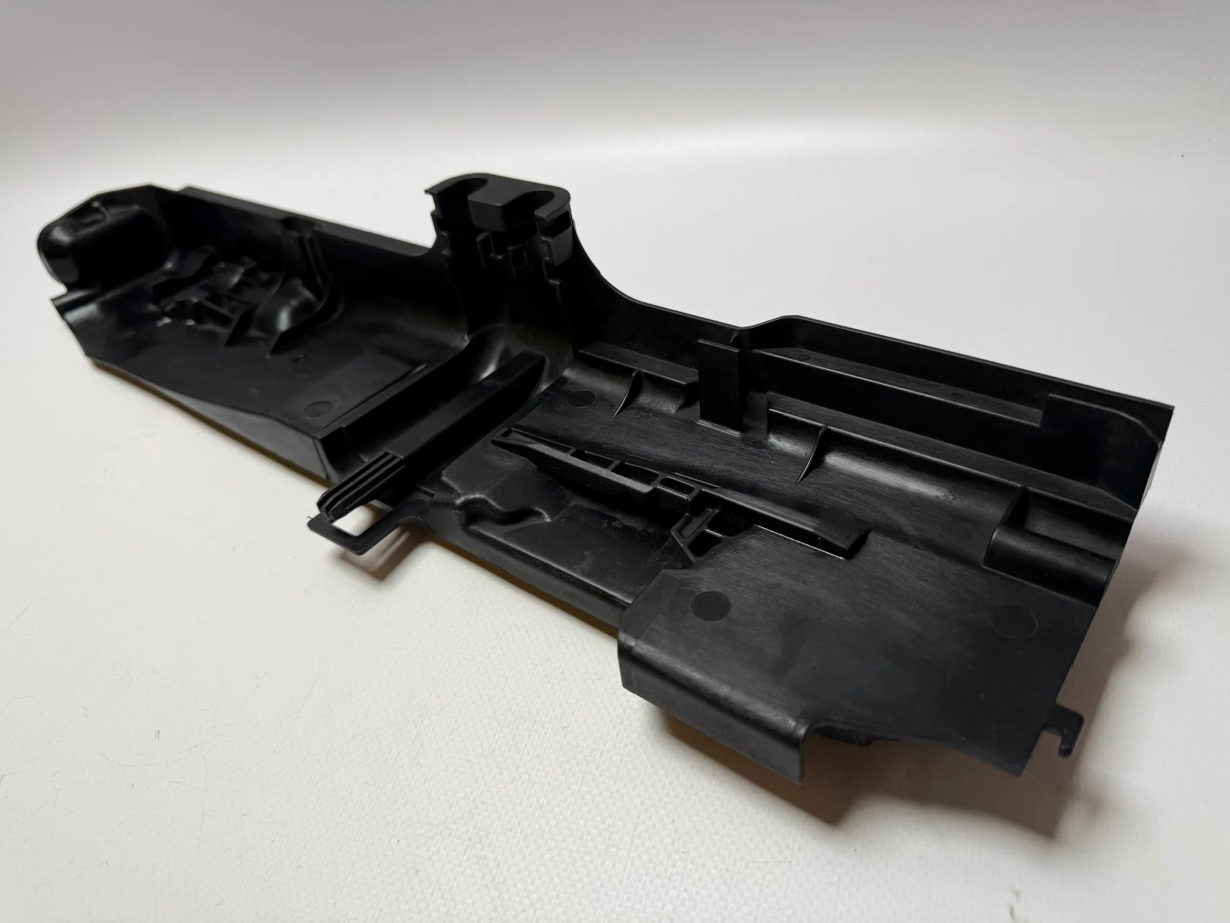 Oryginalny BMW 1er E87 116i Lewy Wspornik Chłodnicy 17107524912-11 11074810