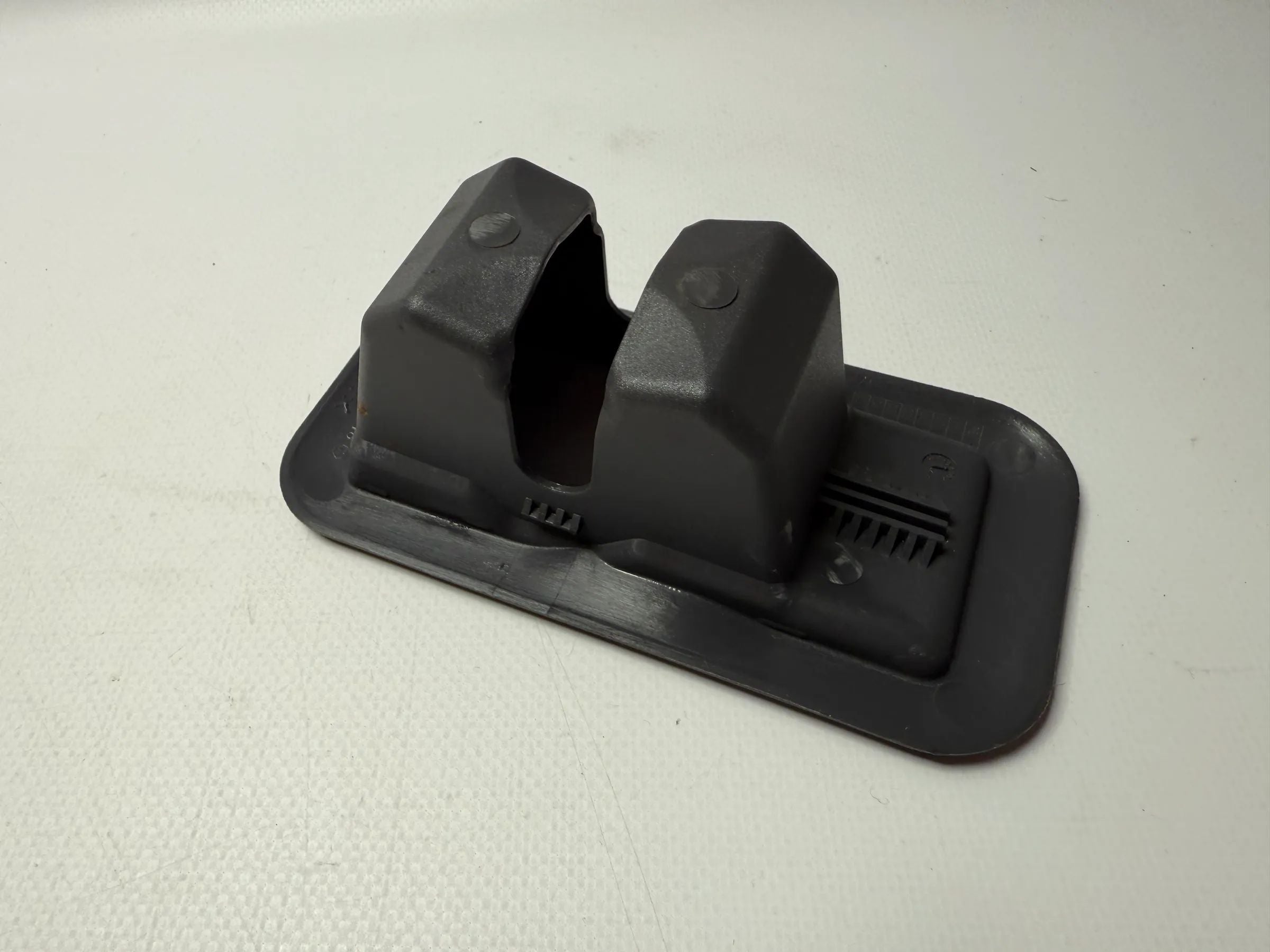 Original Mercedes Benz A-Klasse W168 Penutup Pengikat Kursi A1686840718