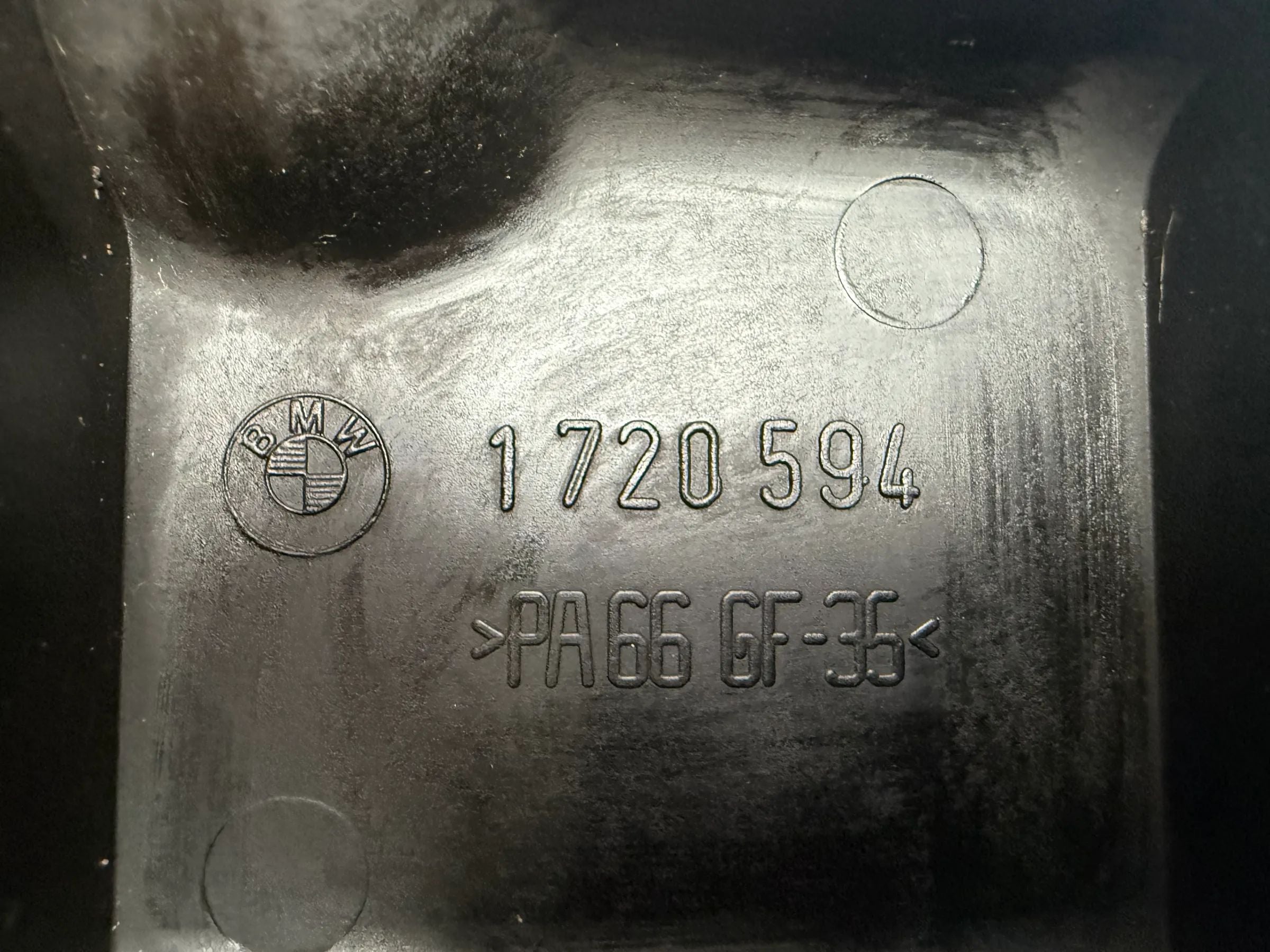 Оригинальная крышка клапанов BMW 3 E36 1995 бензин 110 кВт 1720594 BEW4243