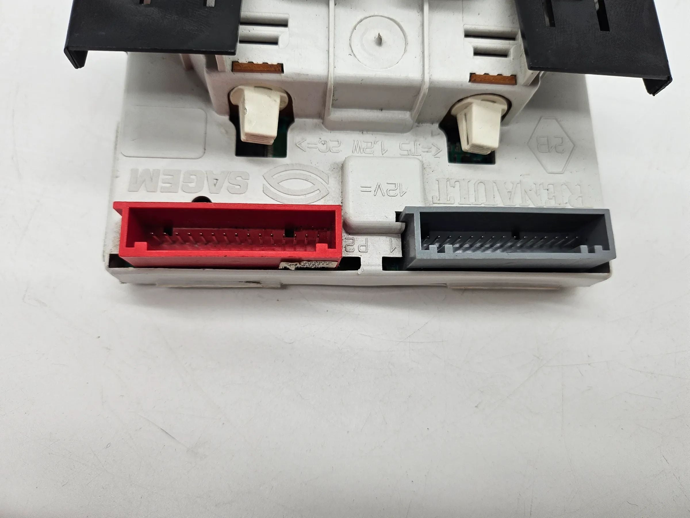 Оригинальный дисплей информационный RENAULT CLIO II 1.2 16V P8200028364A