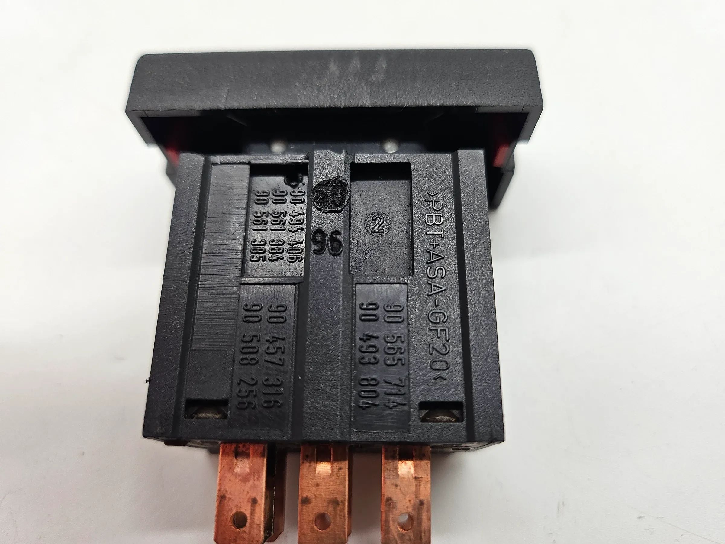 Оригинальный переключатель аварийной сигнализации Opel Vectra B 90457316