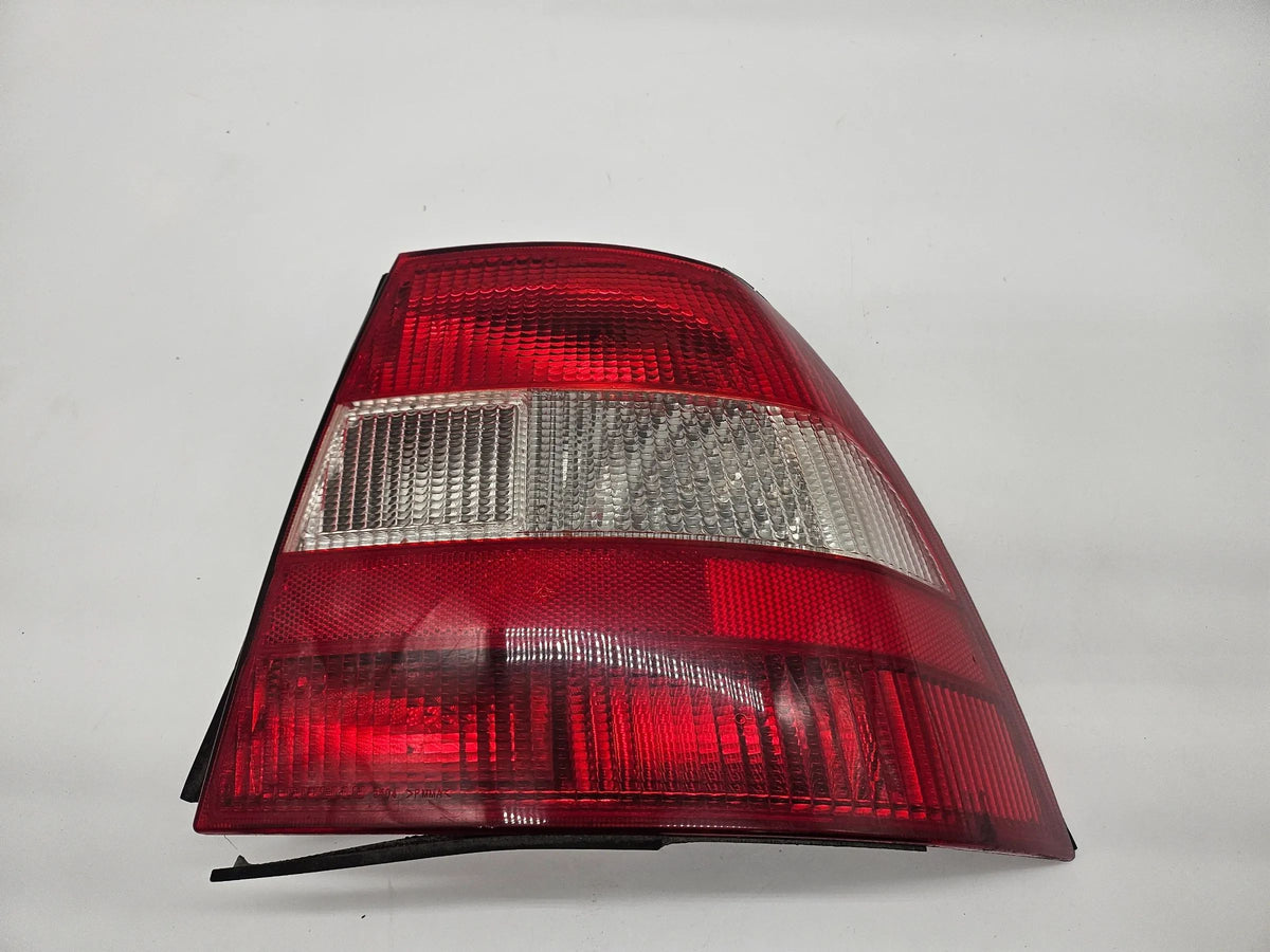 Feu arrière droit rouge / blanc Opel B Vectra 2.0 95-99