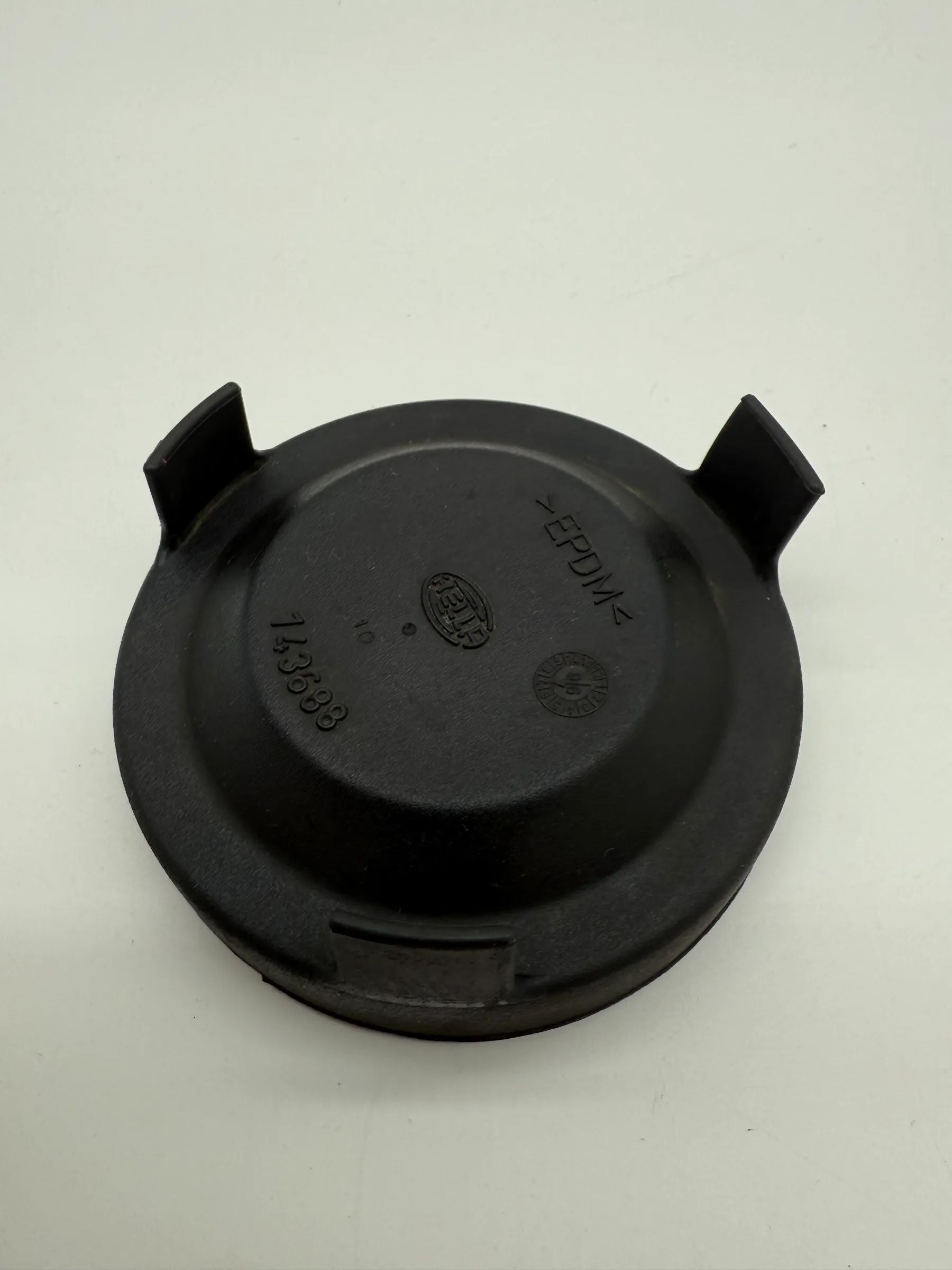 Original VW Mercedes Ford Opel etc. Kappe Deckel Scheinwerfer Hella 143688
