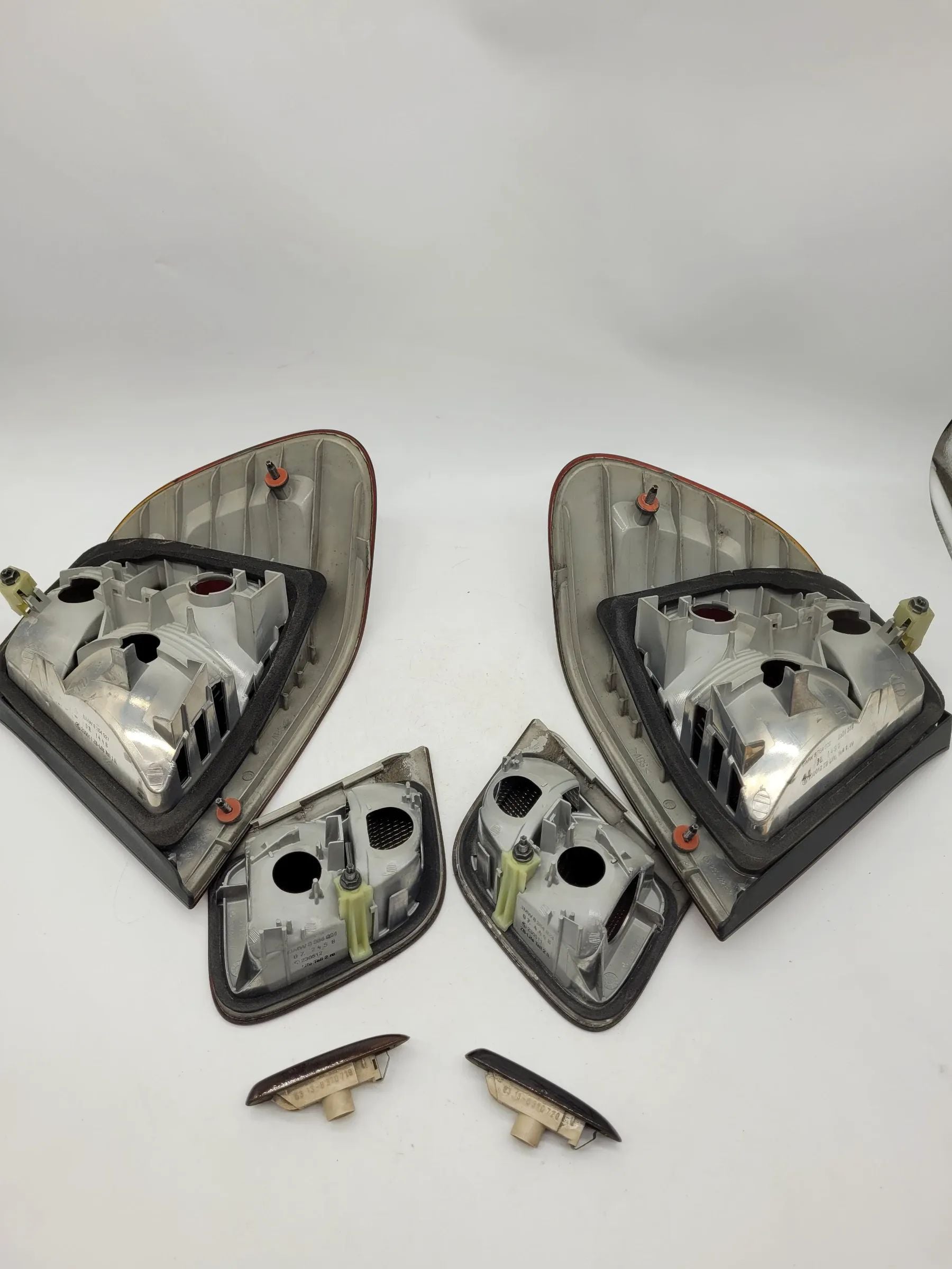 BMW 3er (E46) Rückleuchten Set Dunkel, 6-Teilig 8364921 / 8364922
