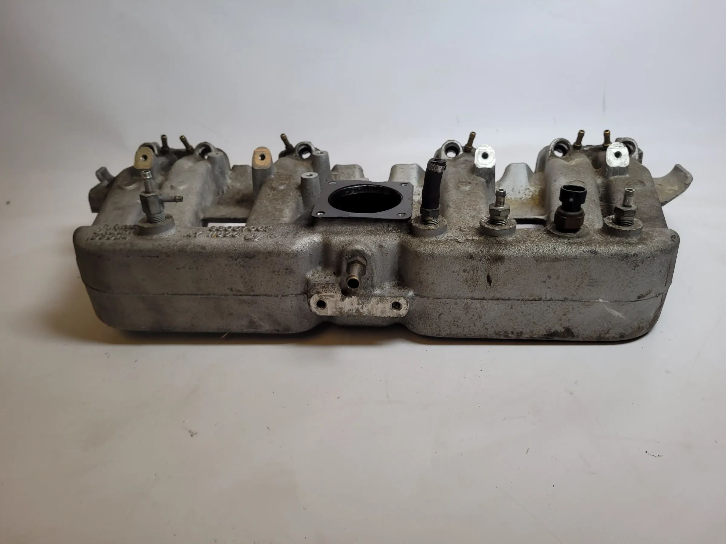 Jeep Cherokee / Wrangler 2 XJ/TJ Ansaugbrücke Ansaugkrümmer 33007067 Original