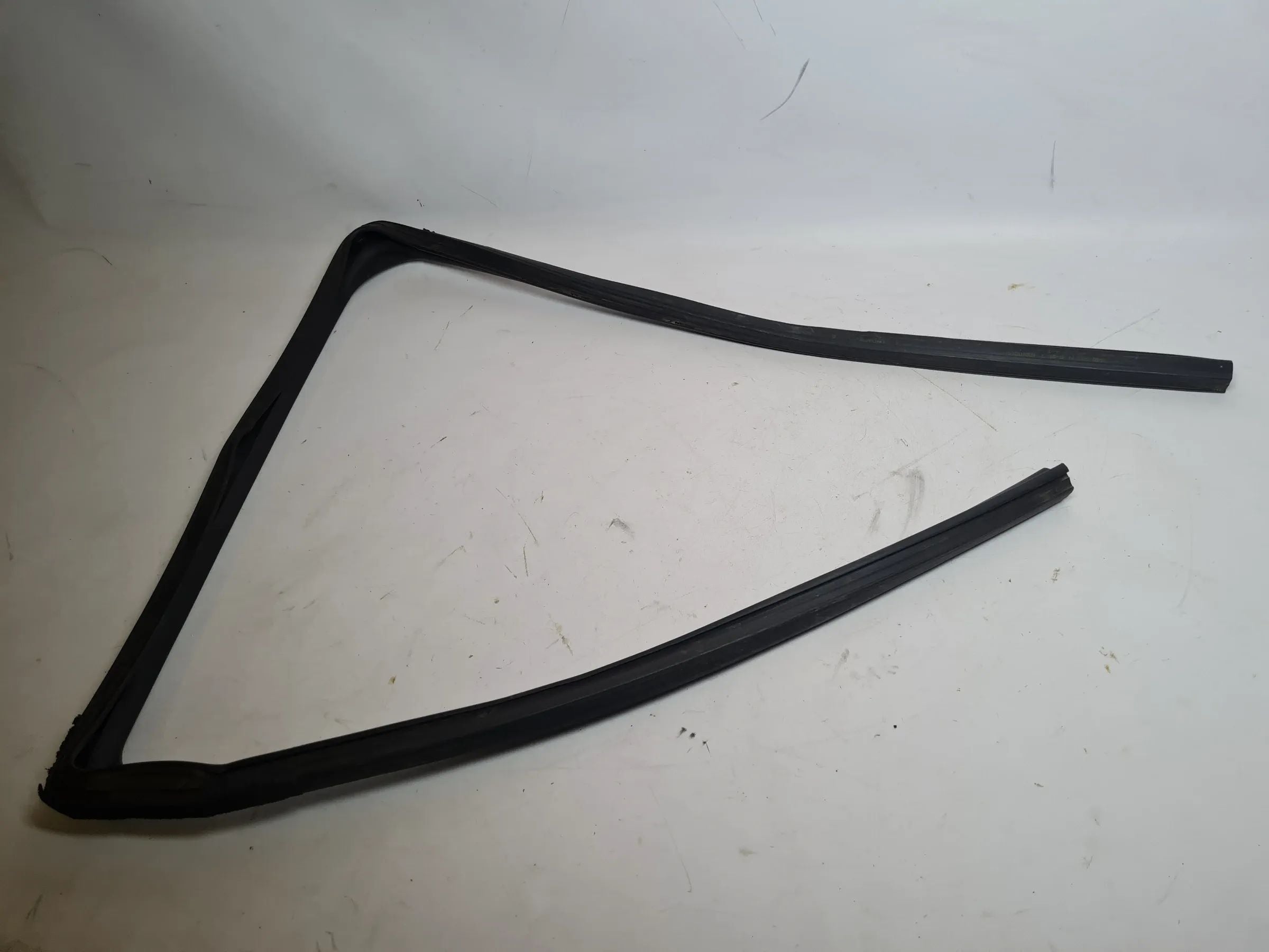 Original Renault Zoe BFM Dichtung Fenster Tür Rechts 823304181R