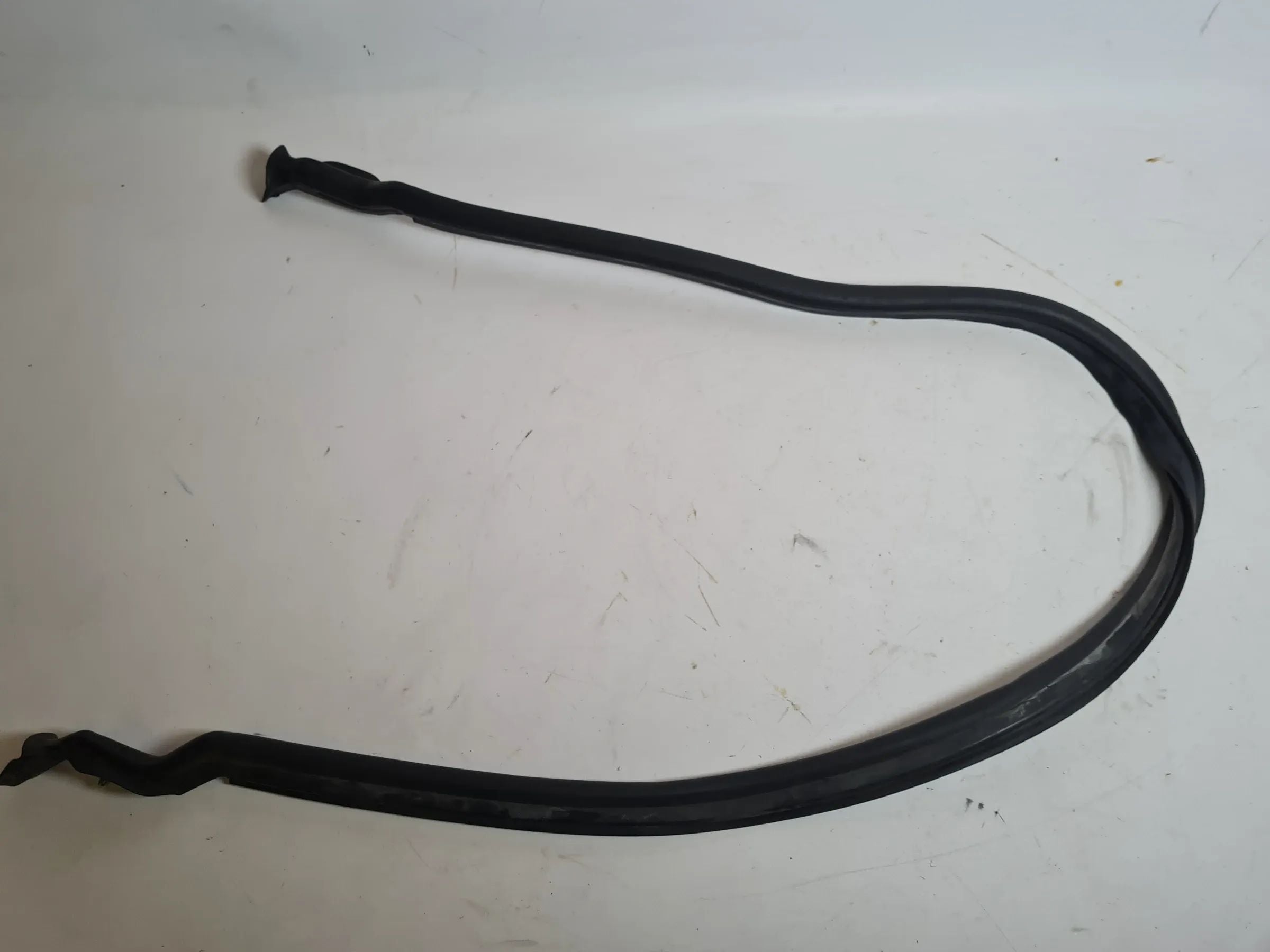 Orijinal BMW 5 Serisi (E60/E61) Conta Kauçuk Motor Kaputu 06.52-7034163