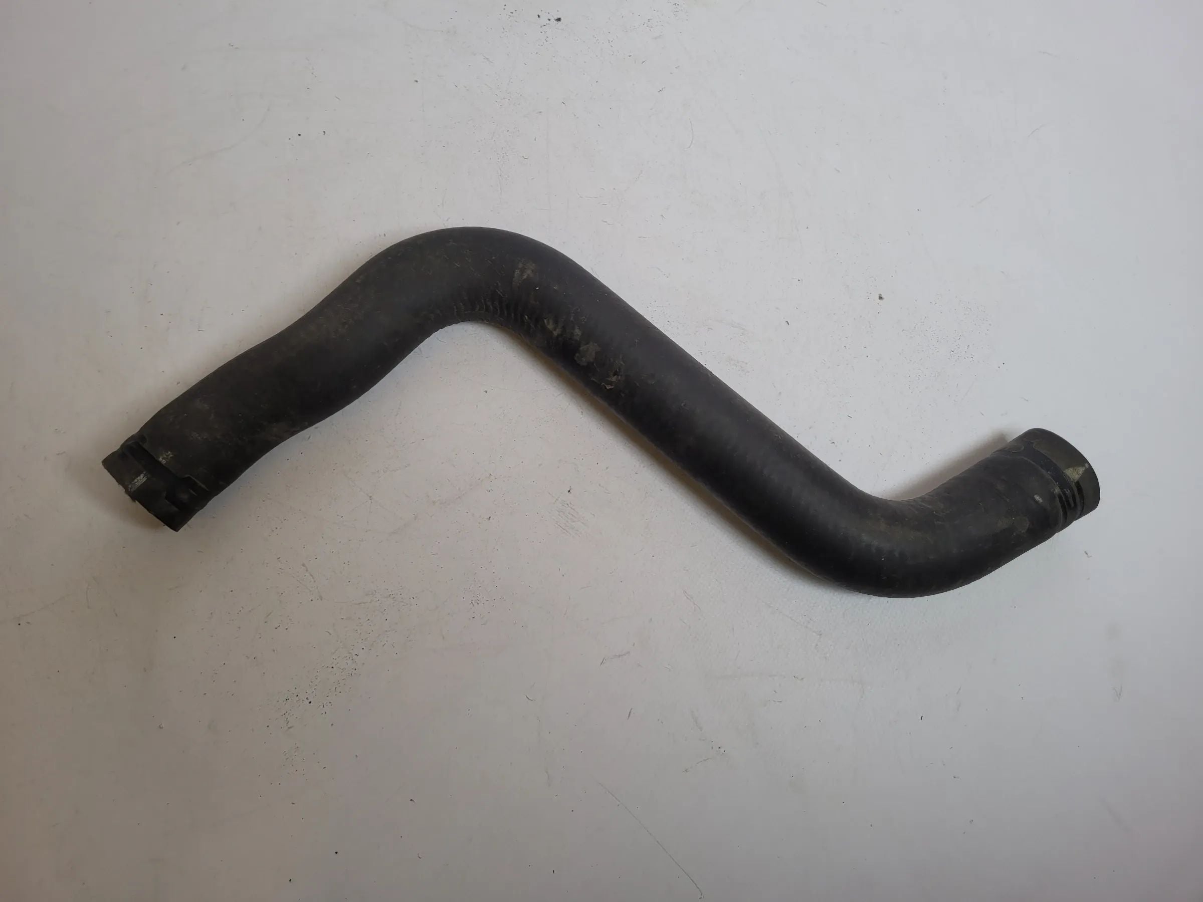 Ford Mustang V Kühlleitung Kühlschlauch Benzin 4R33-8B274-AB Original